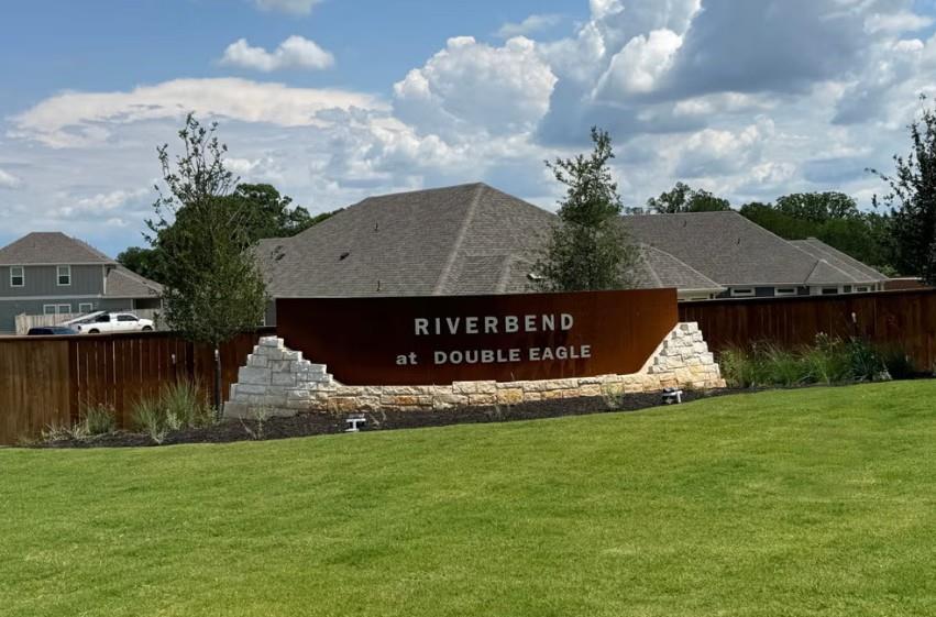235 Red Tail Hawk Ln, Cedar Creek, TX 78612