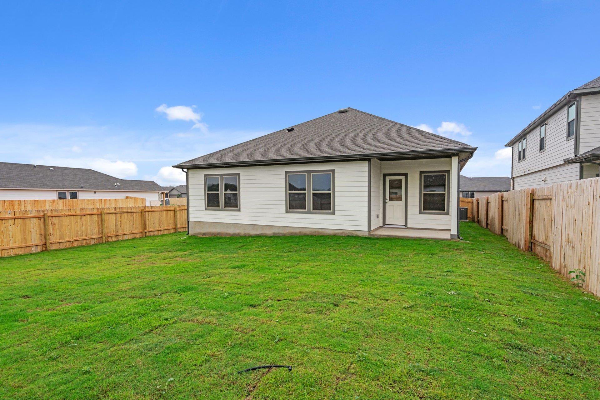235 Red Tail Hawk Ln, Cedar Creek, TX 78612