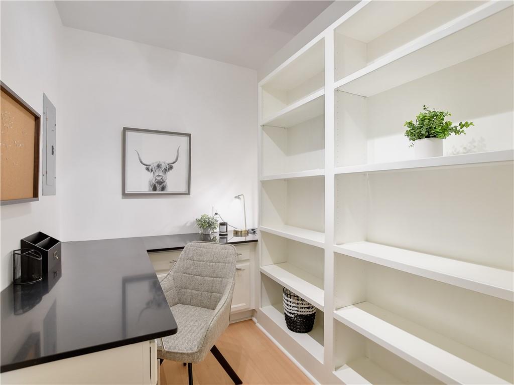 603 Davis St # 2001, Austin, TX 78701