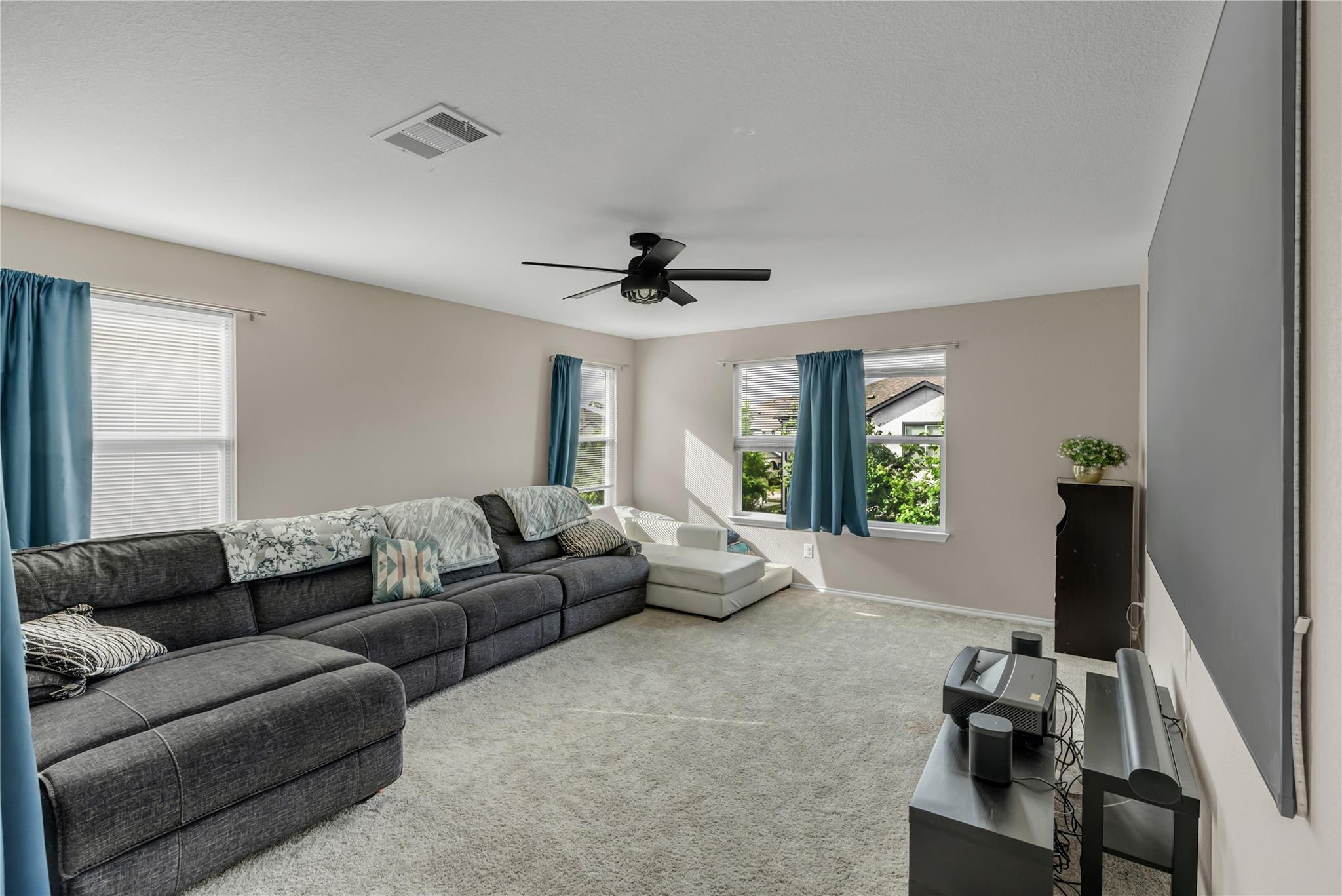 520 Ayinger Ln, Austin, TX 78728