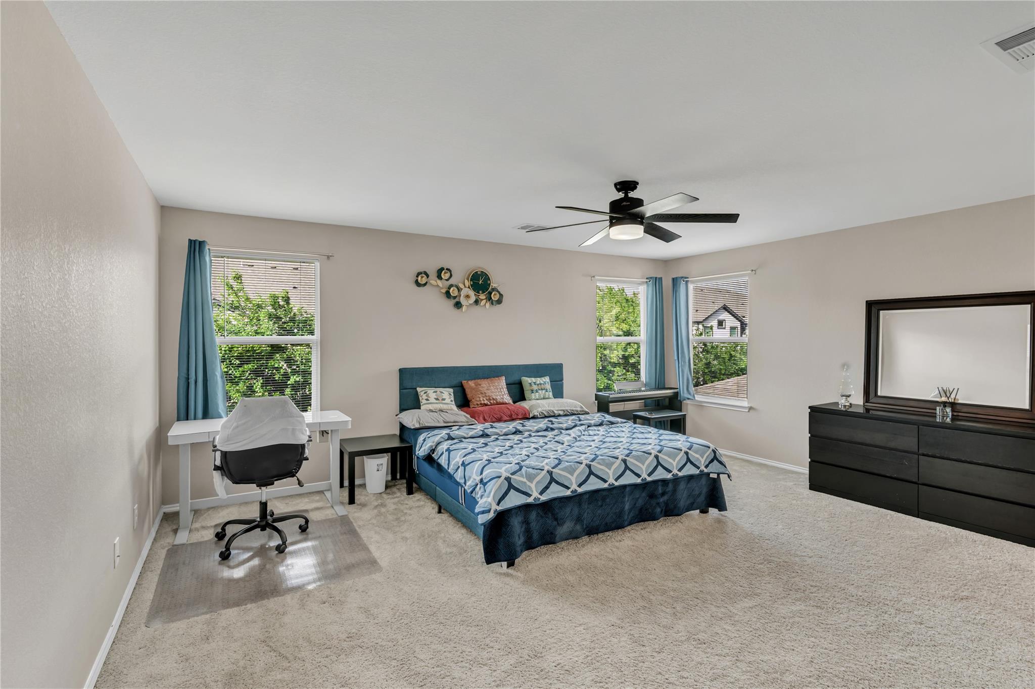 520 Ayinger Ln, Austin, TX 78728
