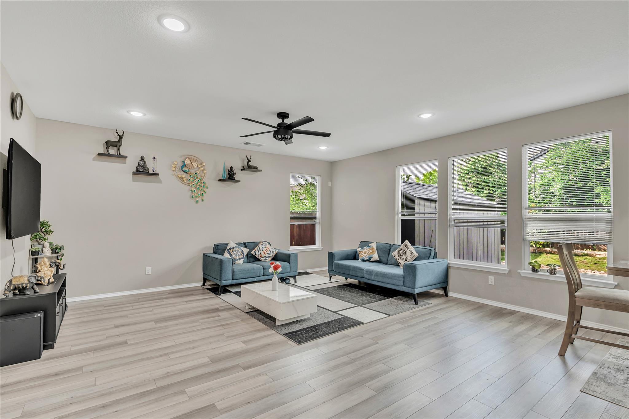 520 Ayinger Ln, Austin, TX 78728