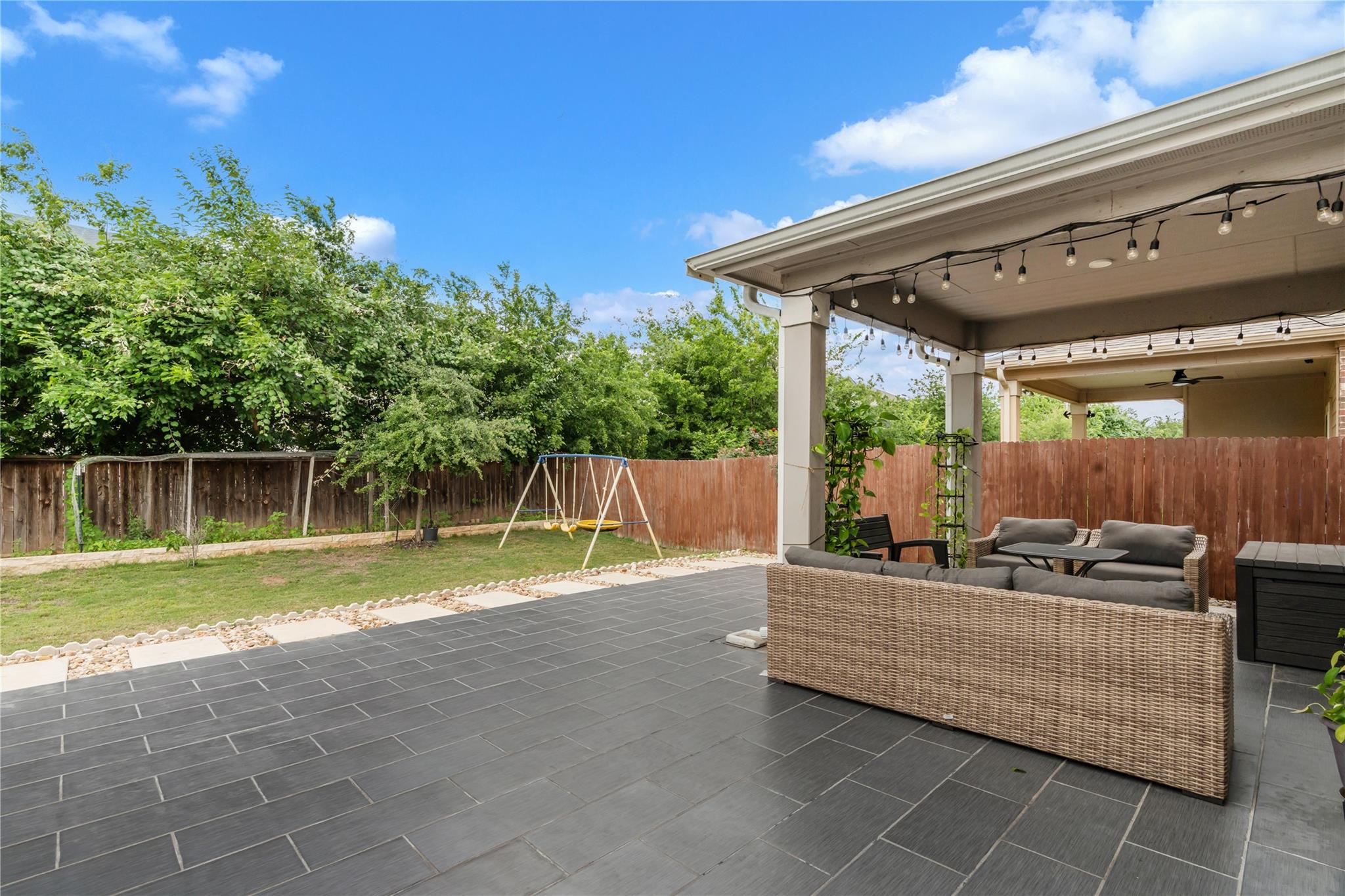 520 Ayinger Ln, Austin, TX 78728