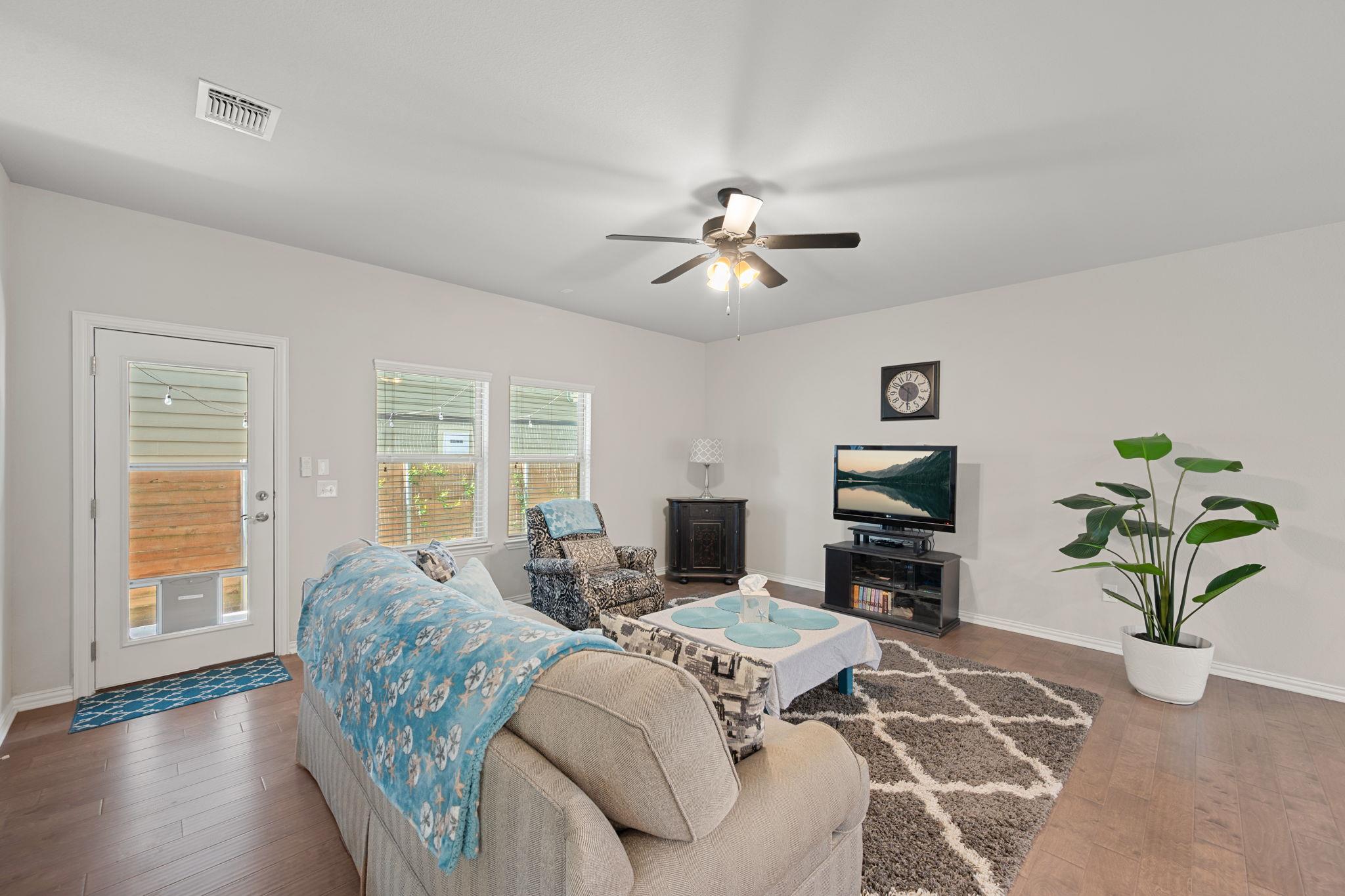 8800 Slater Dr, Austin, TX 78747