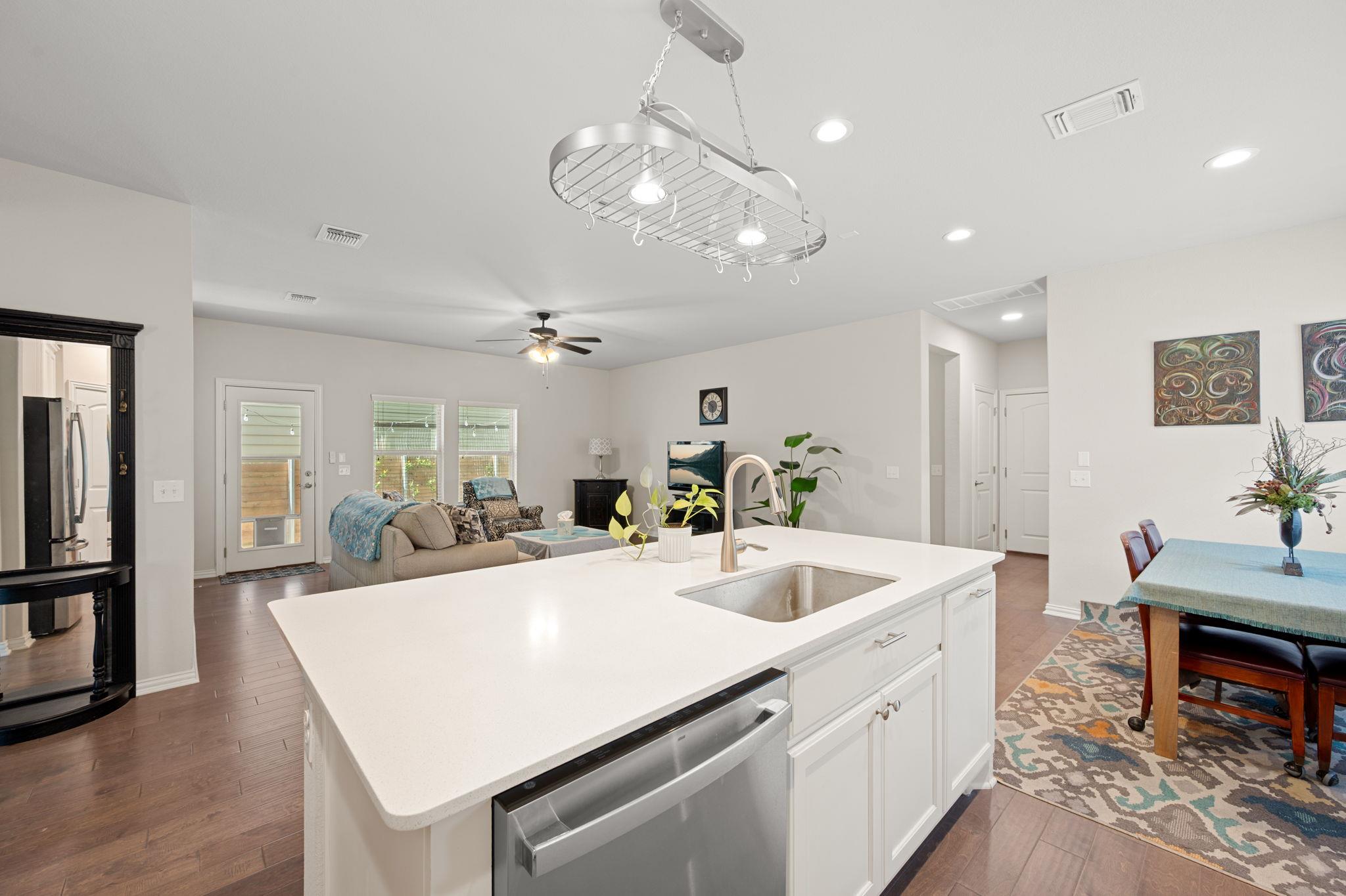 8800 Slater Dr, Austin, TX 78747
