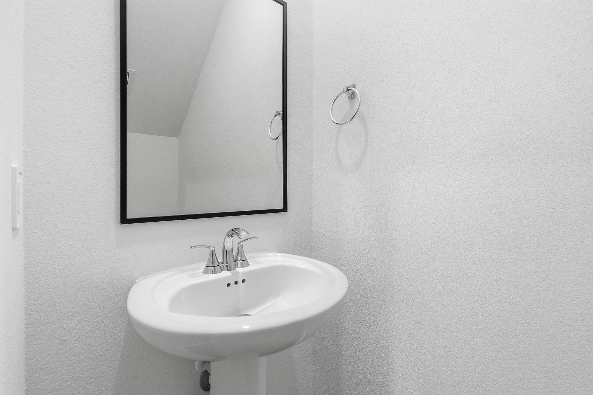 164 Cinnabar Ln # 4, Kyle, TX 78640