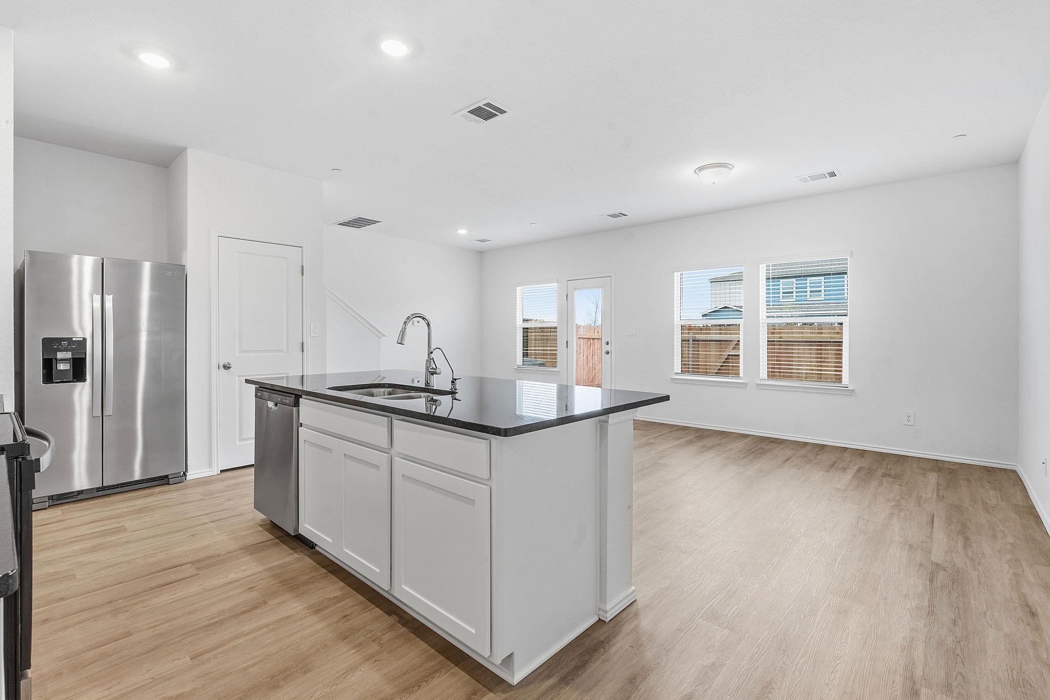164 Cinnabar Ln # 4, Kyle, TX 78640