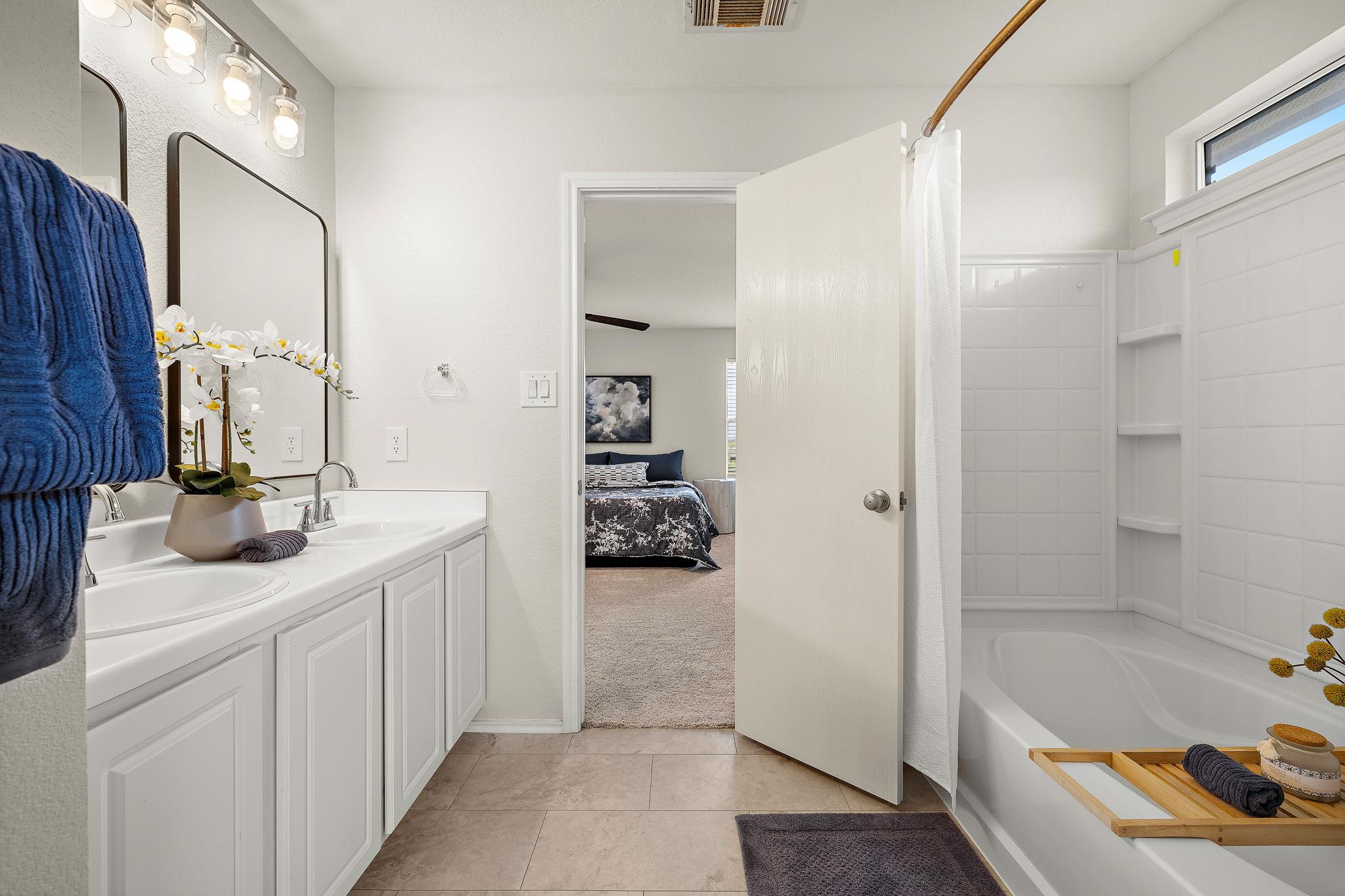 214 Brown St, Hutto, TX 78634