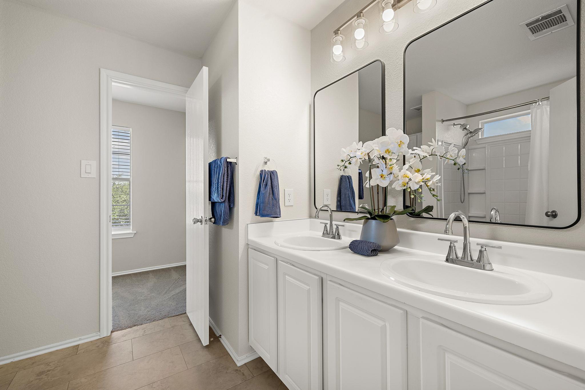214 Brown St, Hutto, TX 78634