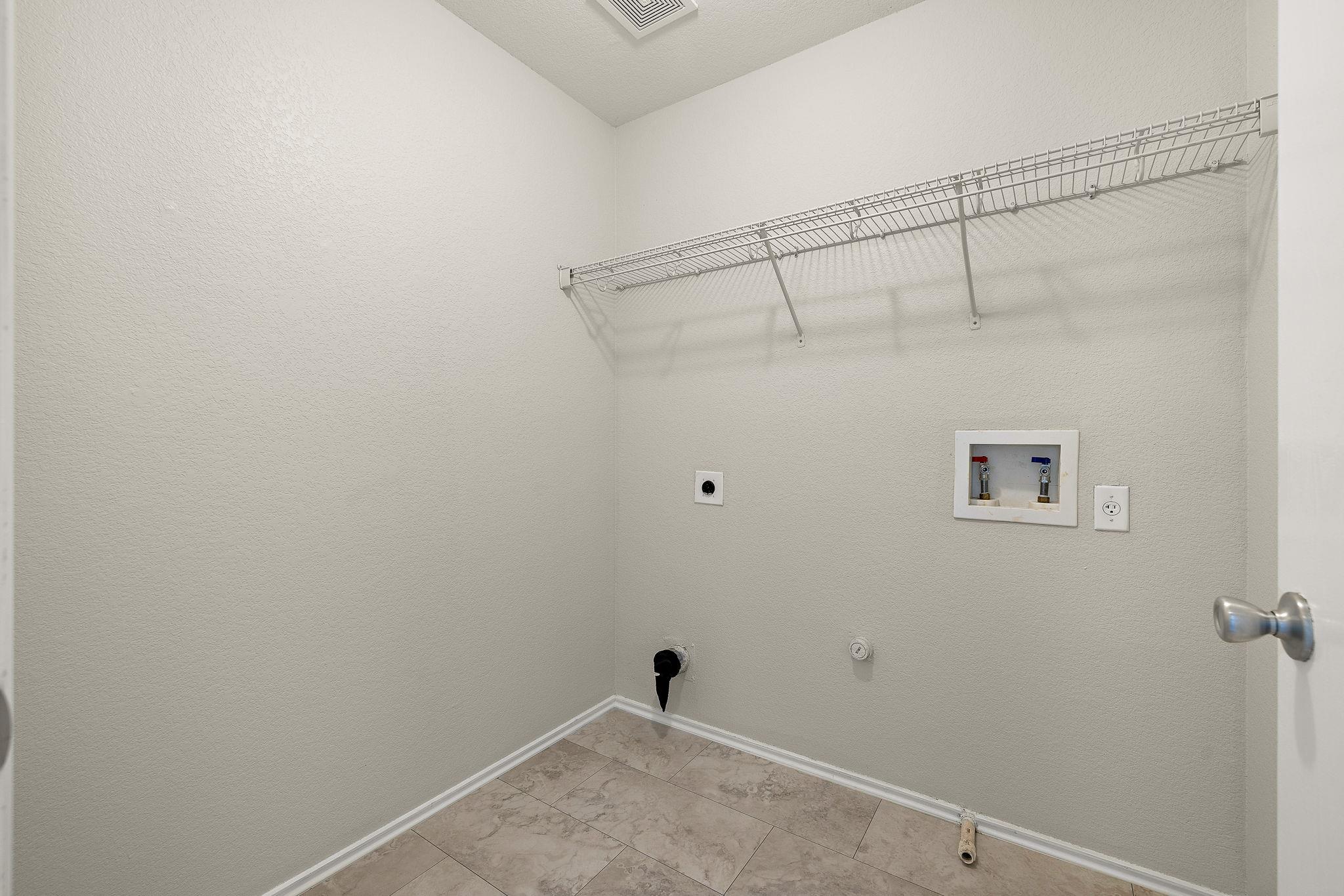 214 Brown St, Hutto, TX 78634