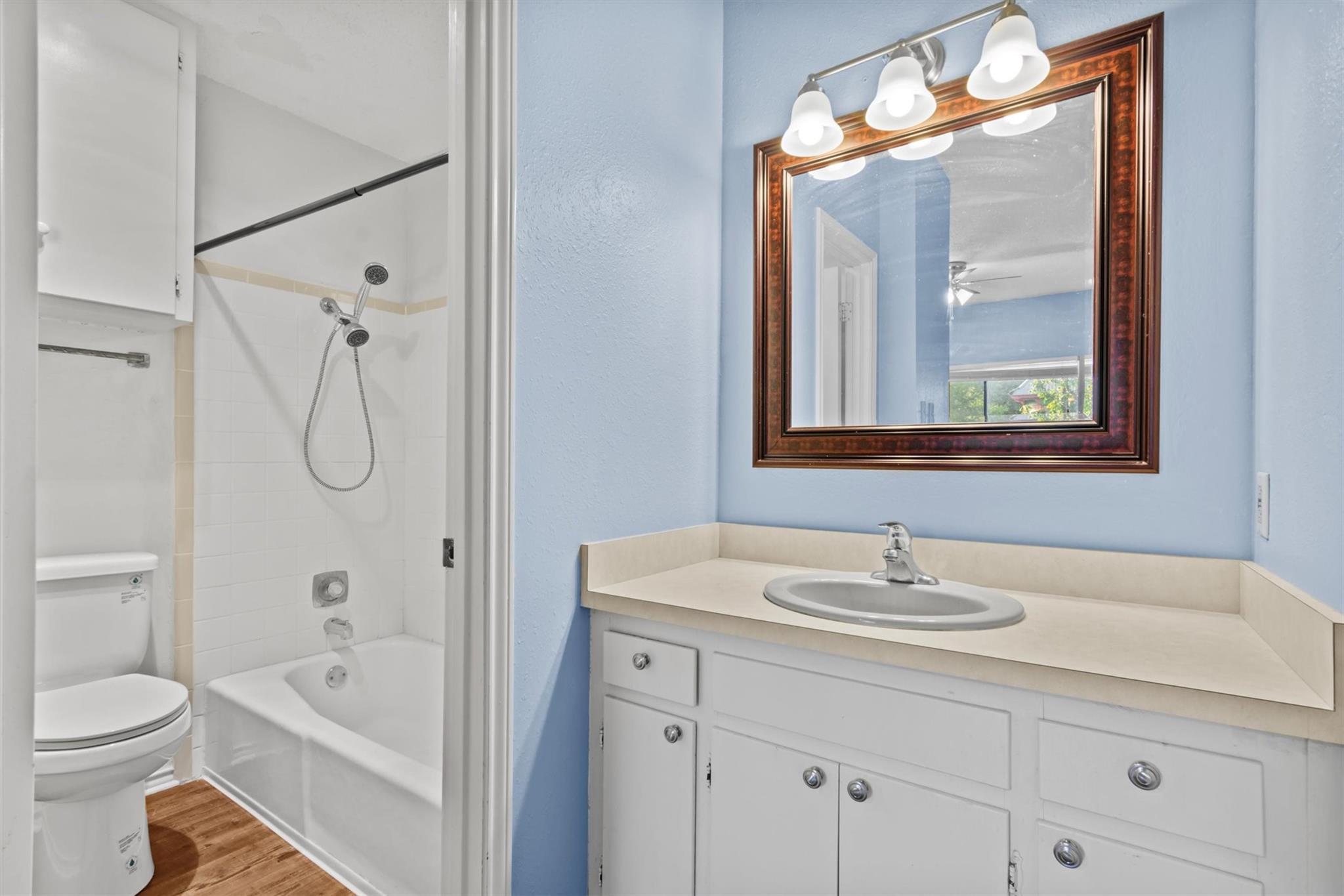 3206 King St # 204, Austin, TX 78705