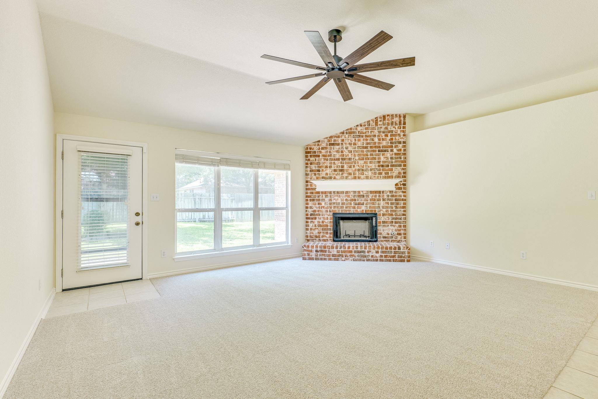 111 Arrowhead Ln, Georgetown, TX 78628