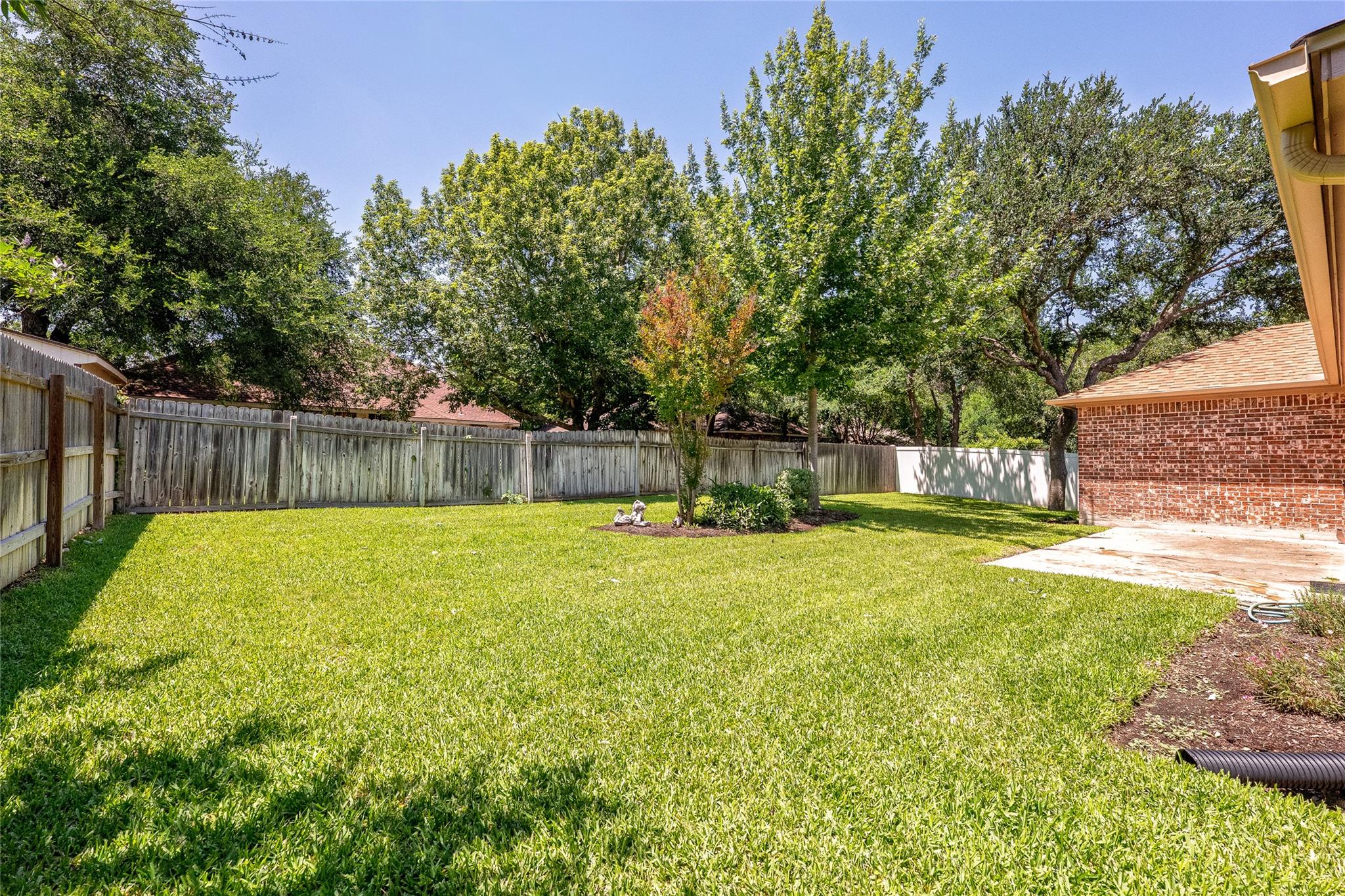 111 Arrowhead Ln, Georgetown, TX 78628