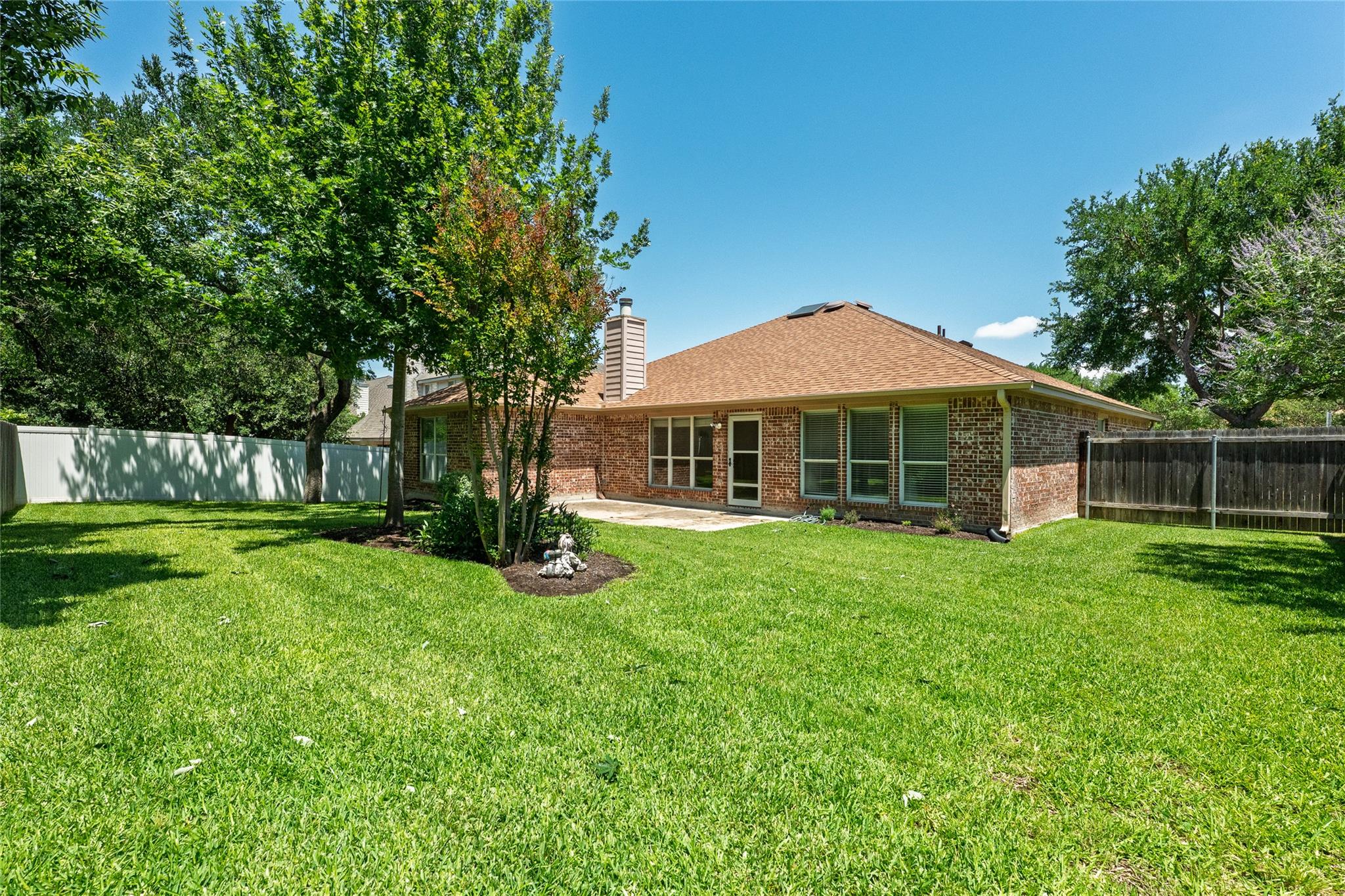 111 Arrowhead Ln, Georgetown, TX 78628