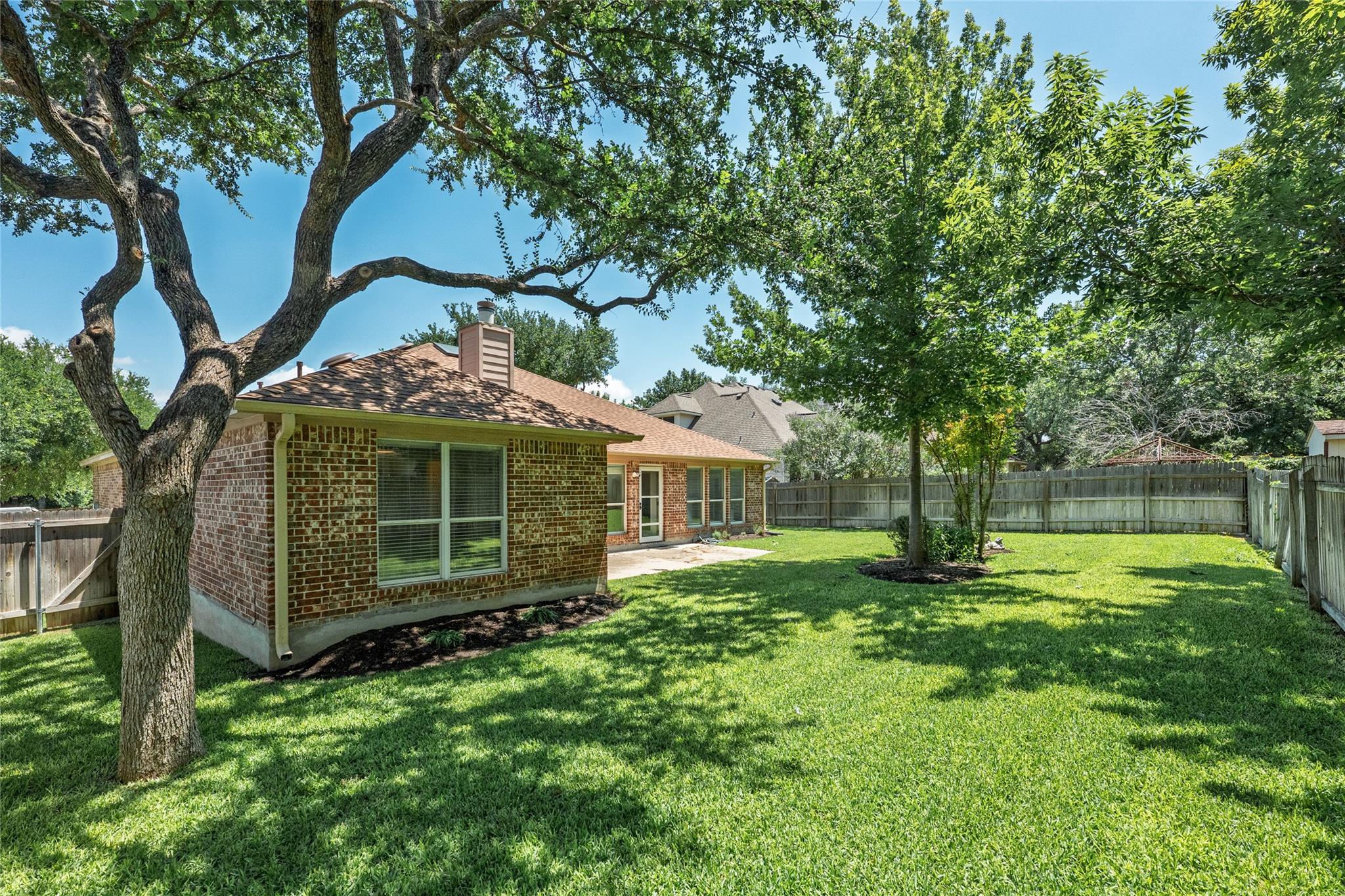 111 Arrowhead Ln, Georgetown, TX 78628