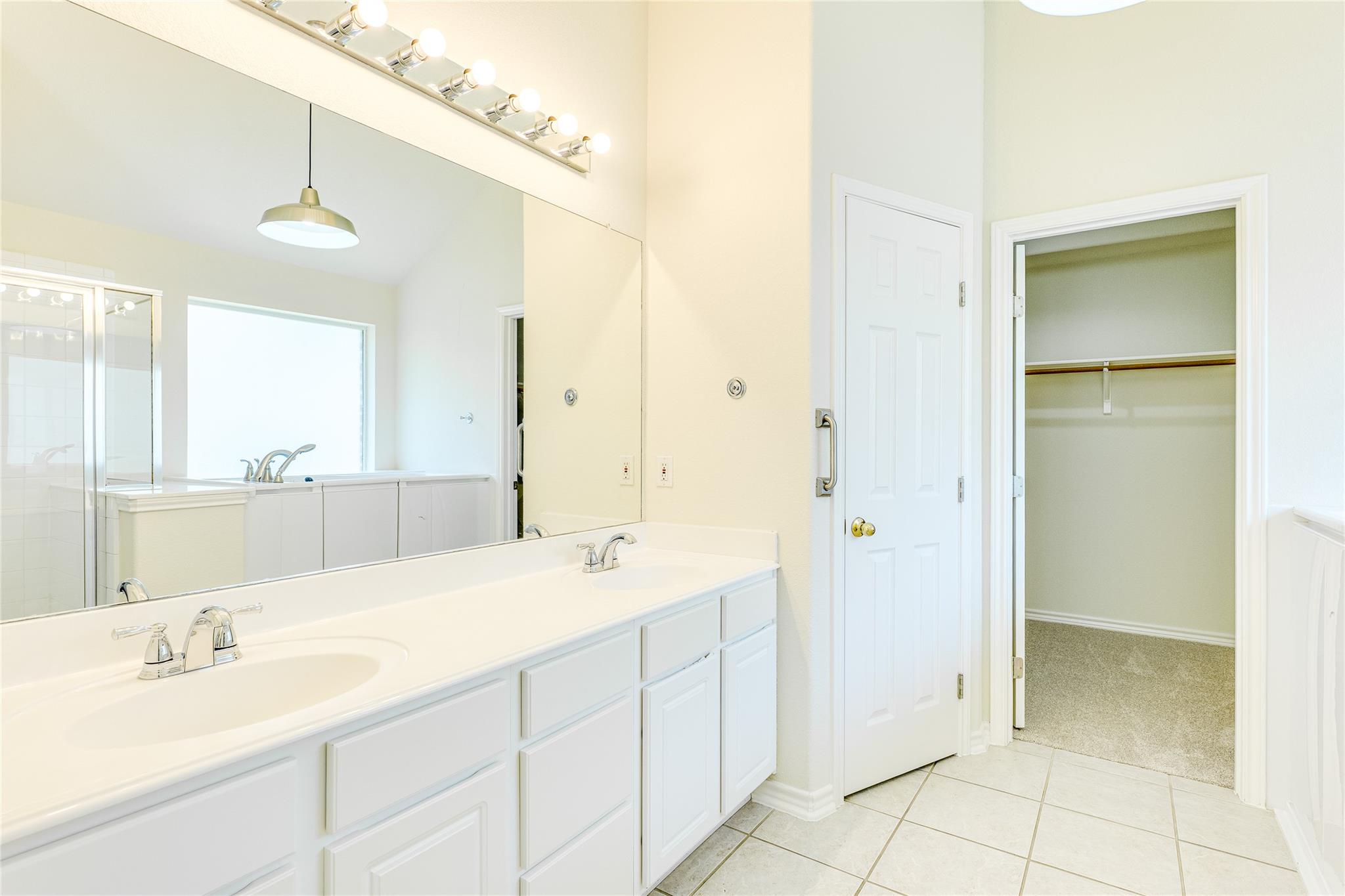 111 Arrowhead Ln, Georgetown, TX 78628