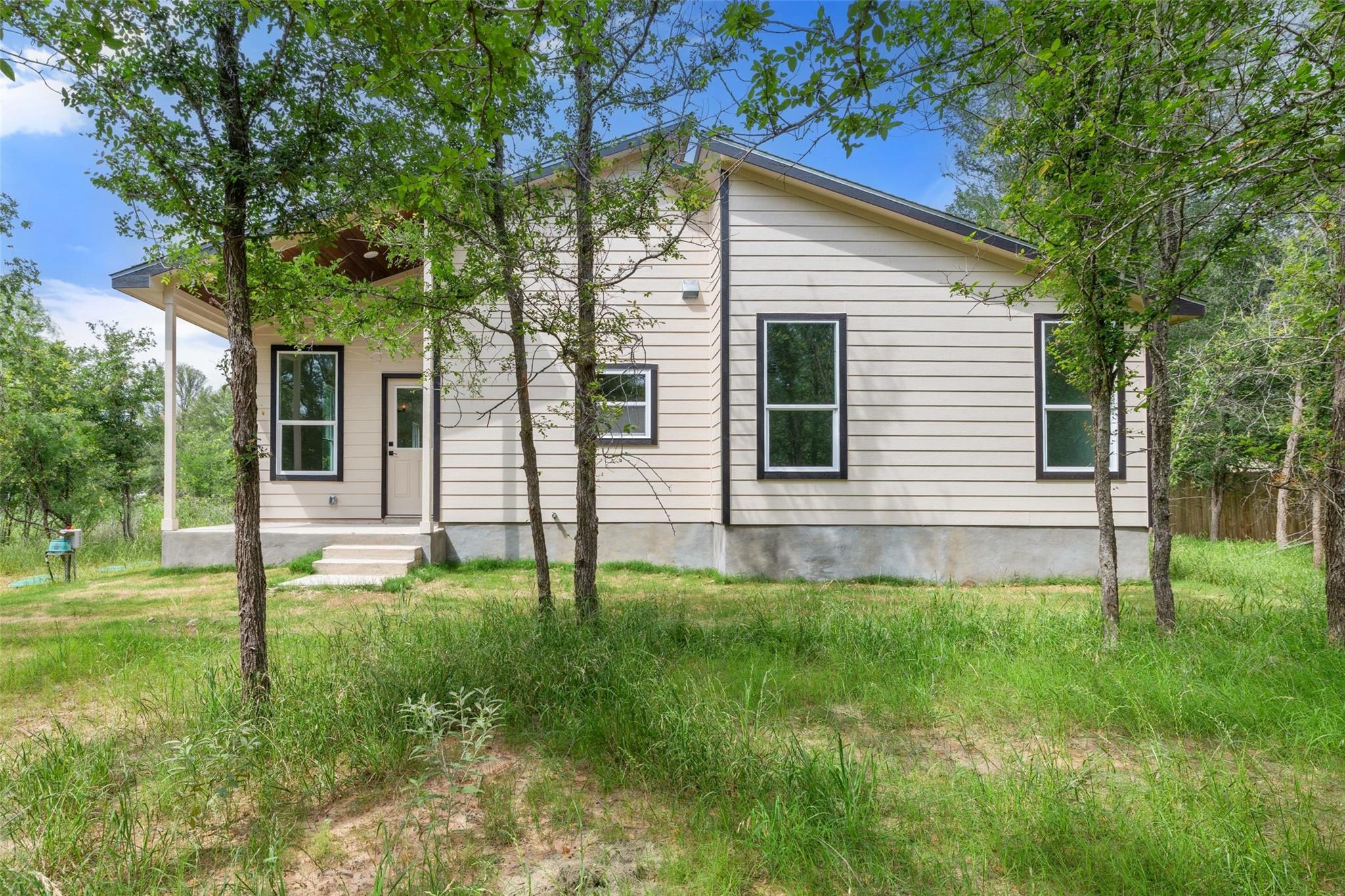 113 Mokulua Ln, Bastrop, TX 78602