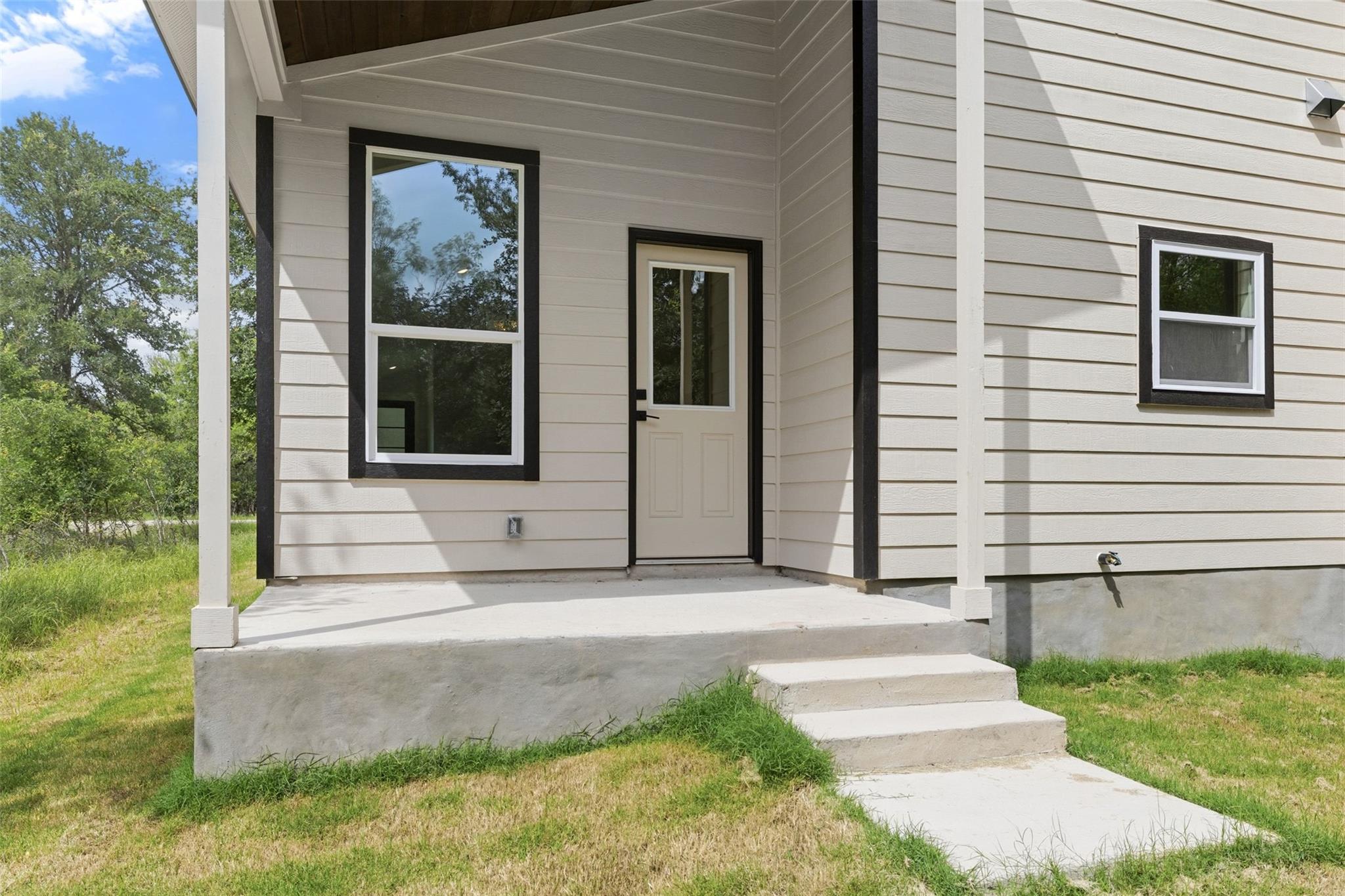 113 Mokulua Ln, Bastrop, TX 78602