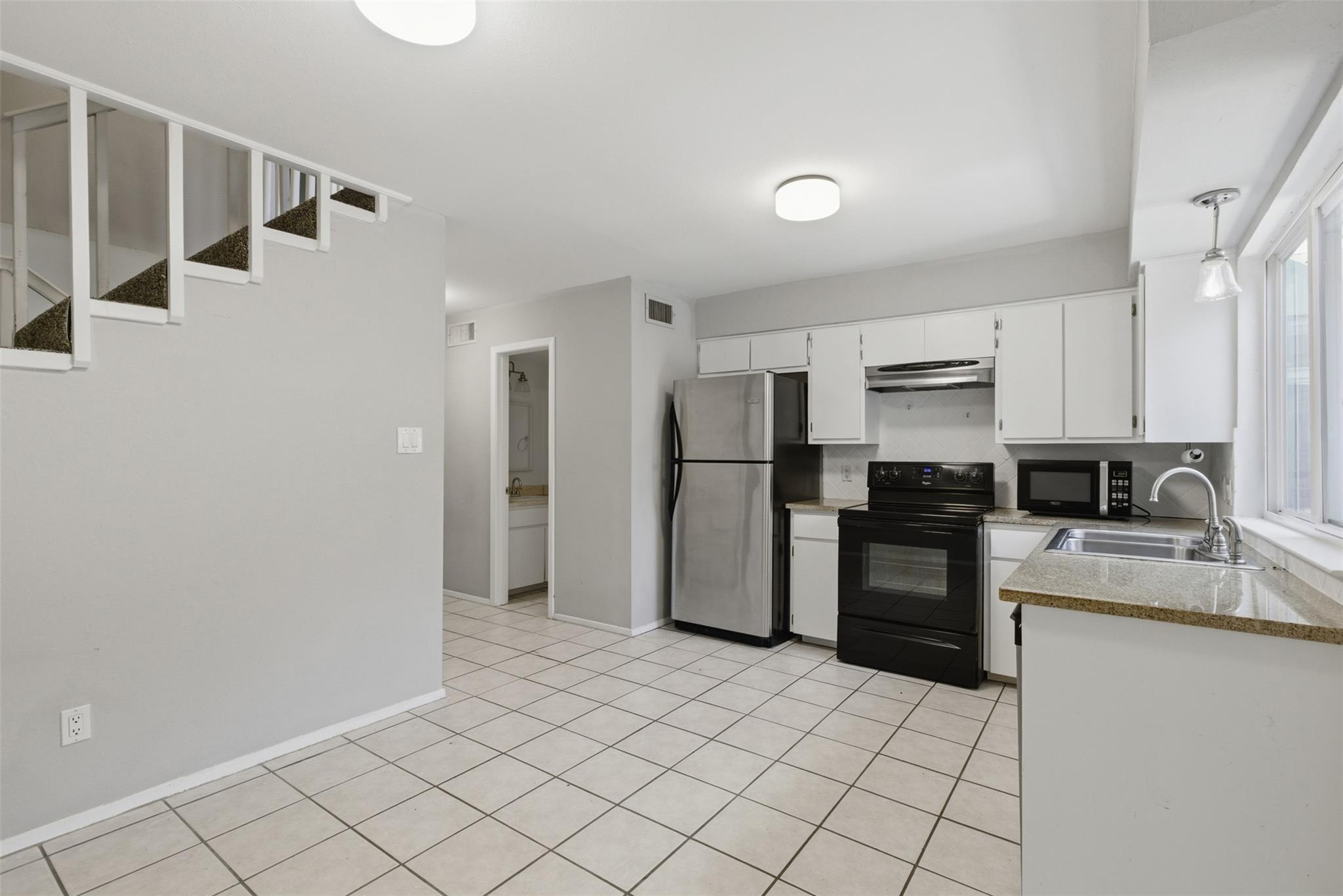 4204 Hudson Bend Rd # B, Austin, TX 78734