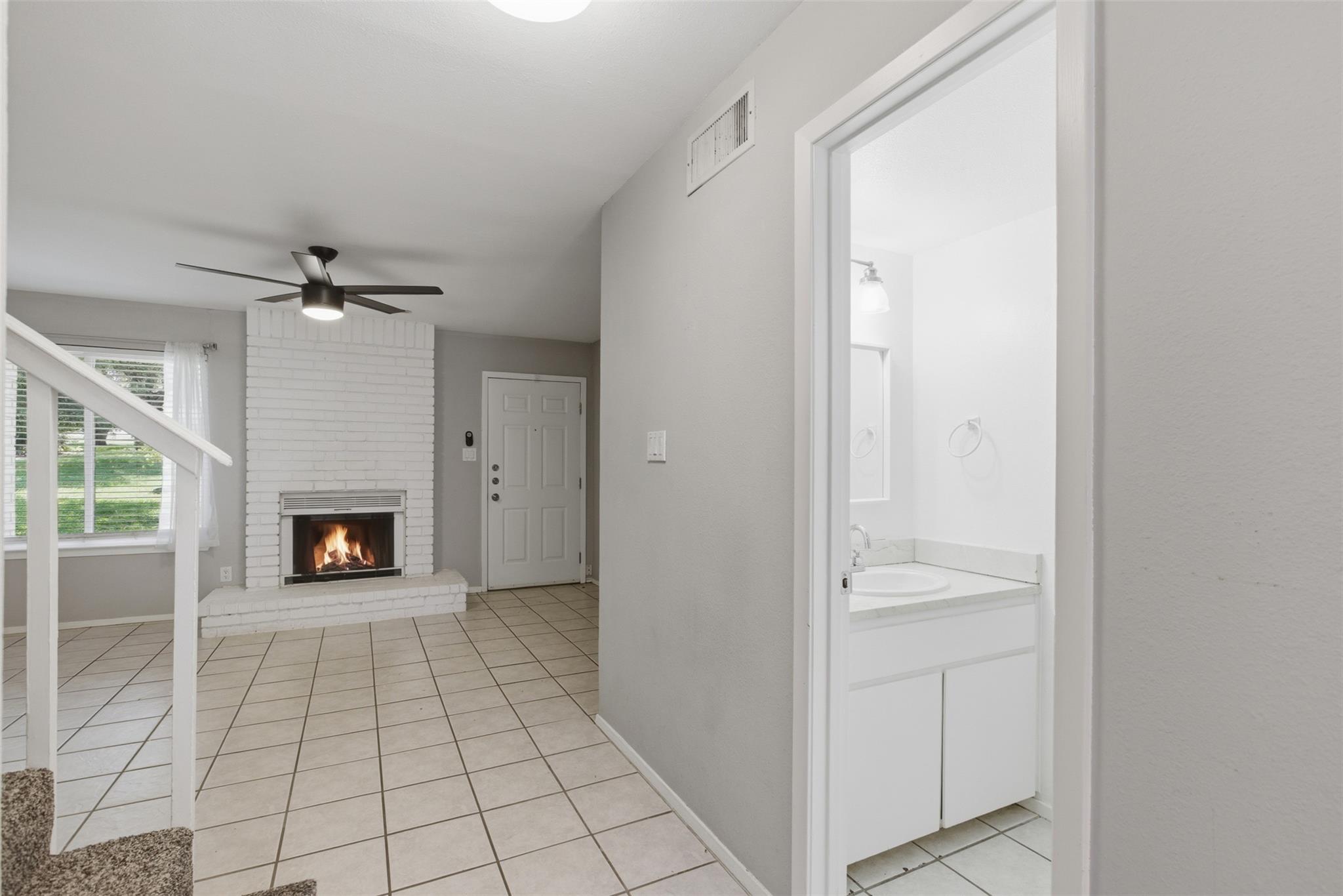 4204 Hudson Bend Rd # B, Austin, TX 78734