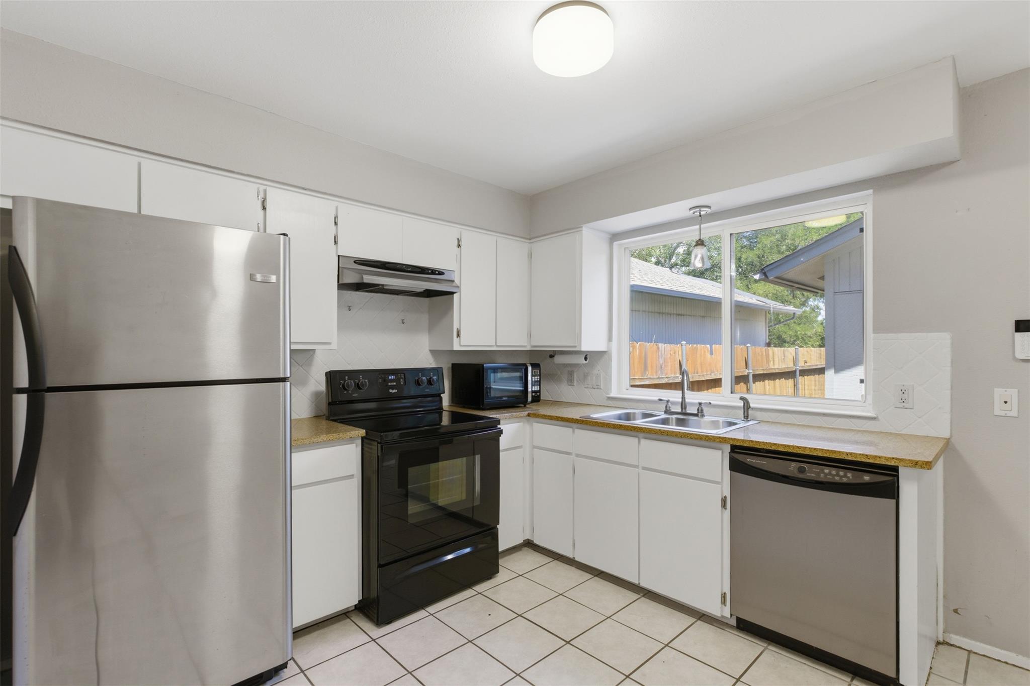 4204 Hudson Bend Rd # B, Austin, TX 78734