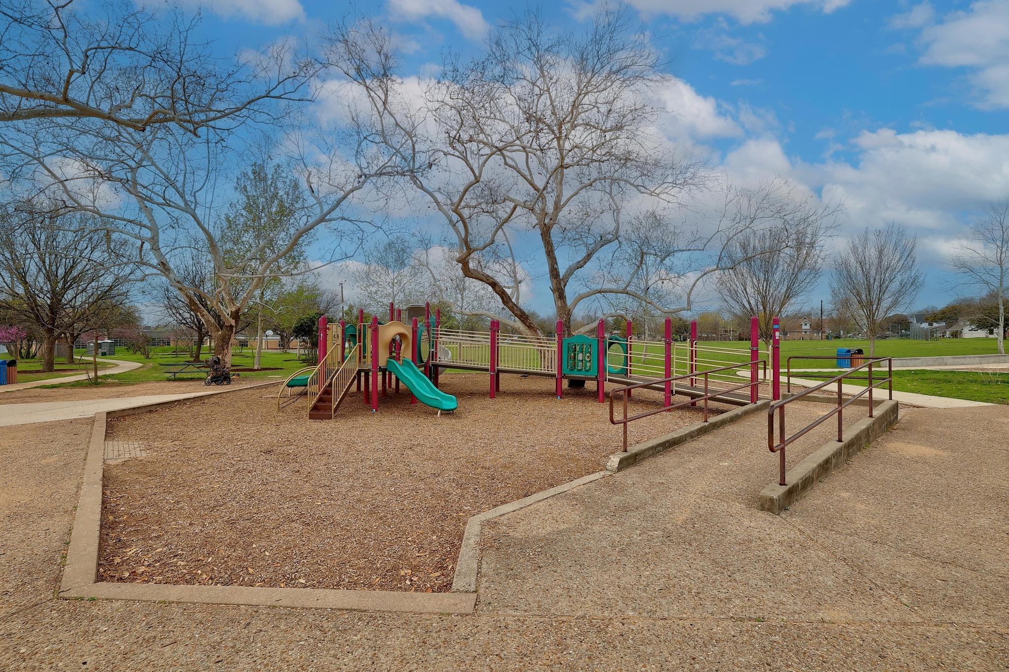 1517 Morrow St, Austin, TX 78757