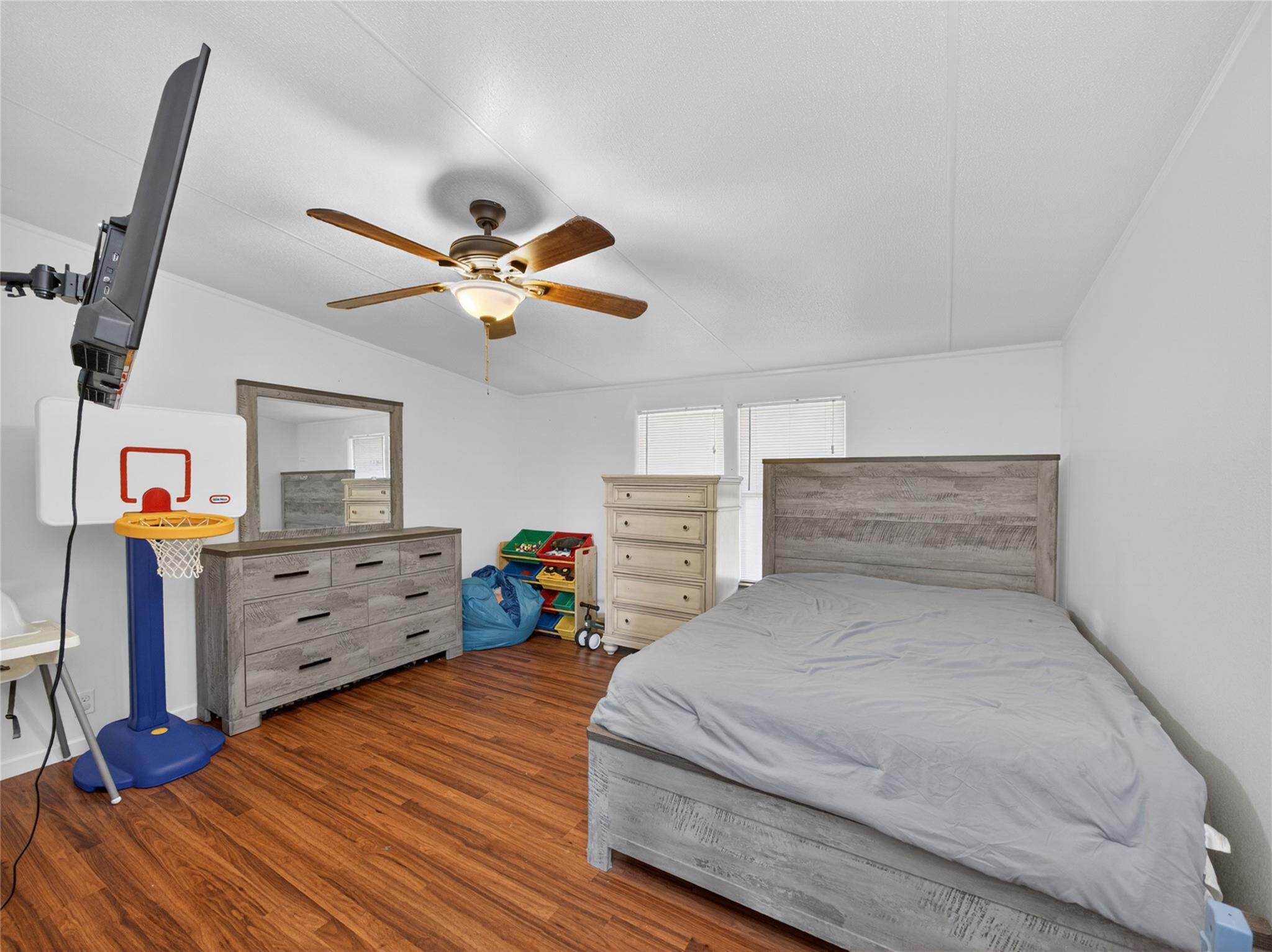 243 Highline Dr, Bastrop, TX 78602