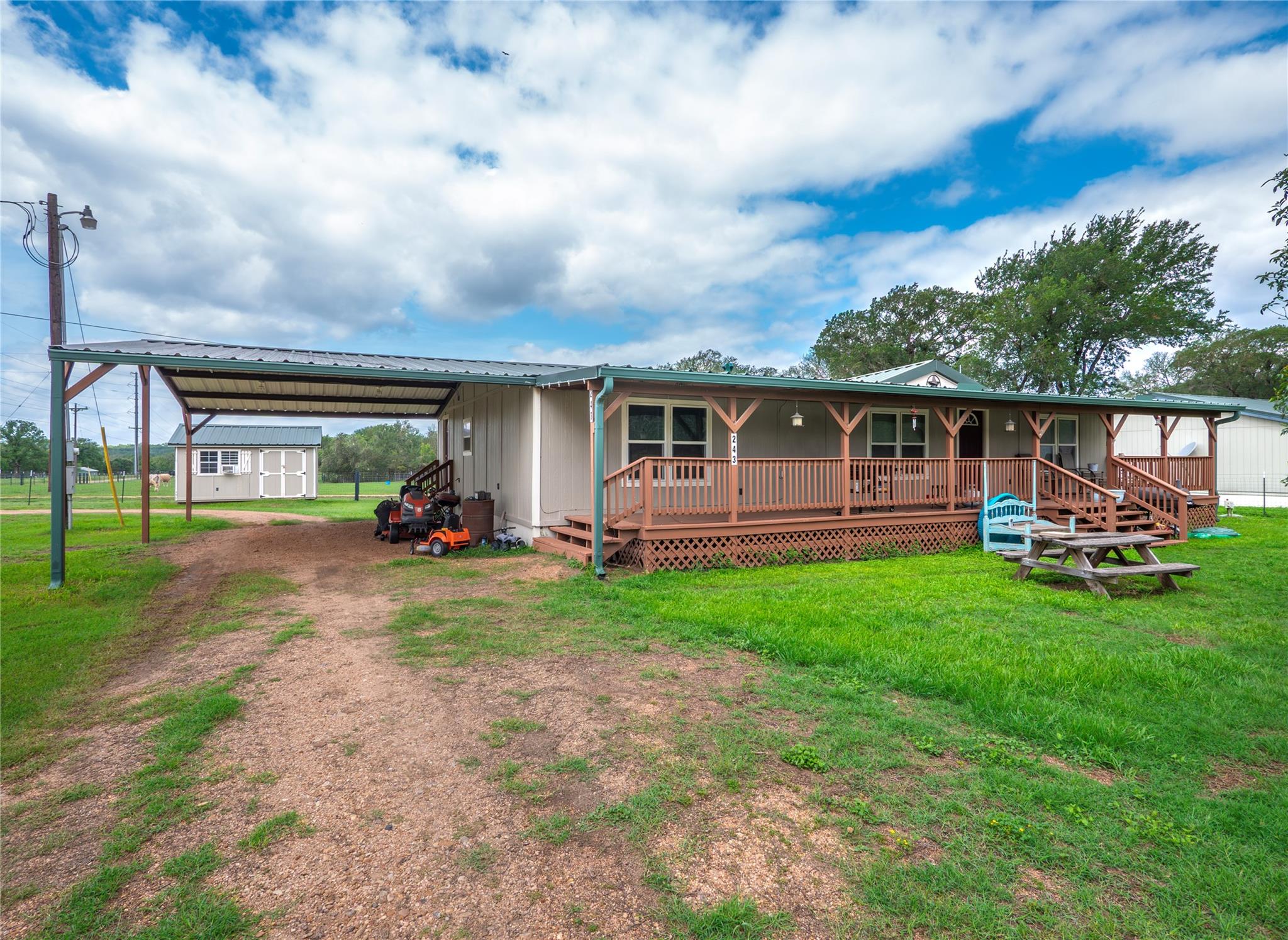 243 Highline Dr, Bastrop, TX 78602