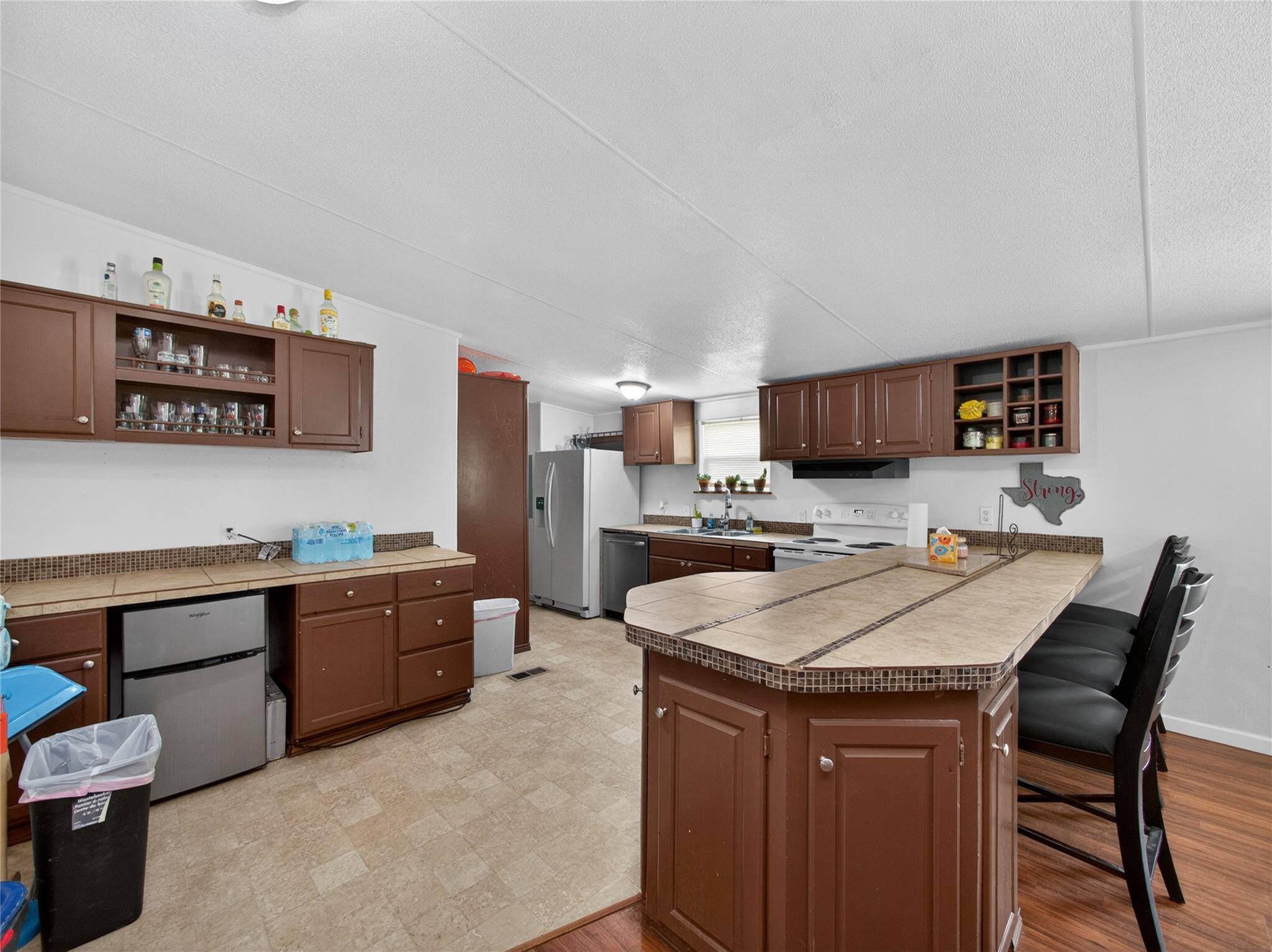 243 Highline Dr, Bastrop, TX 78602