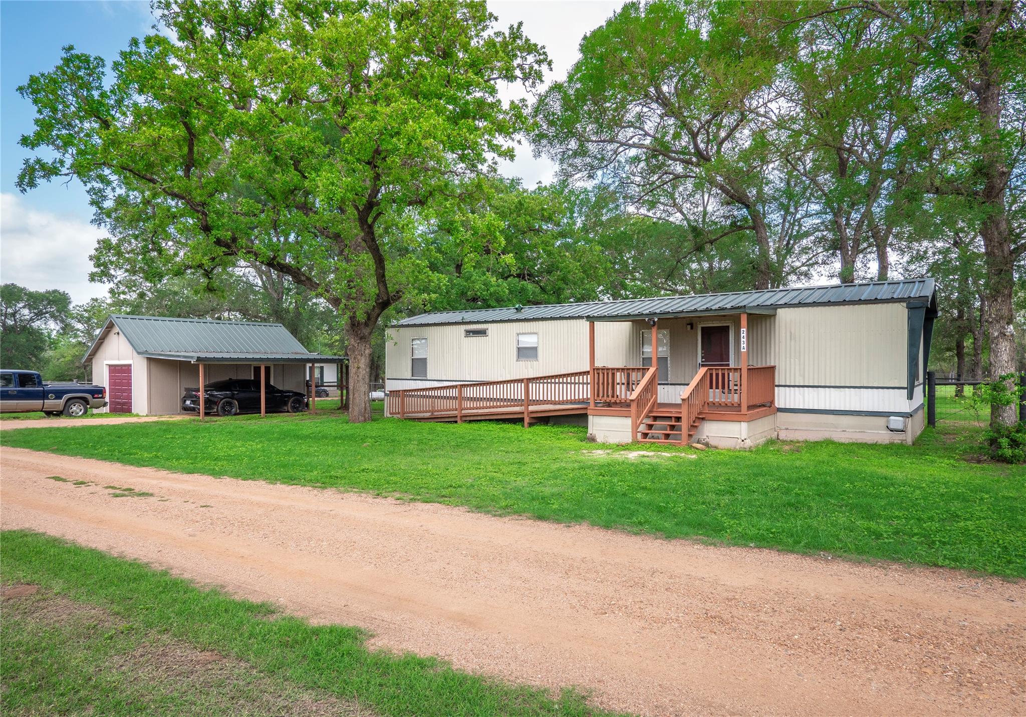 243 Highline Dr, Bastrop, TX 78602