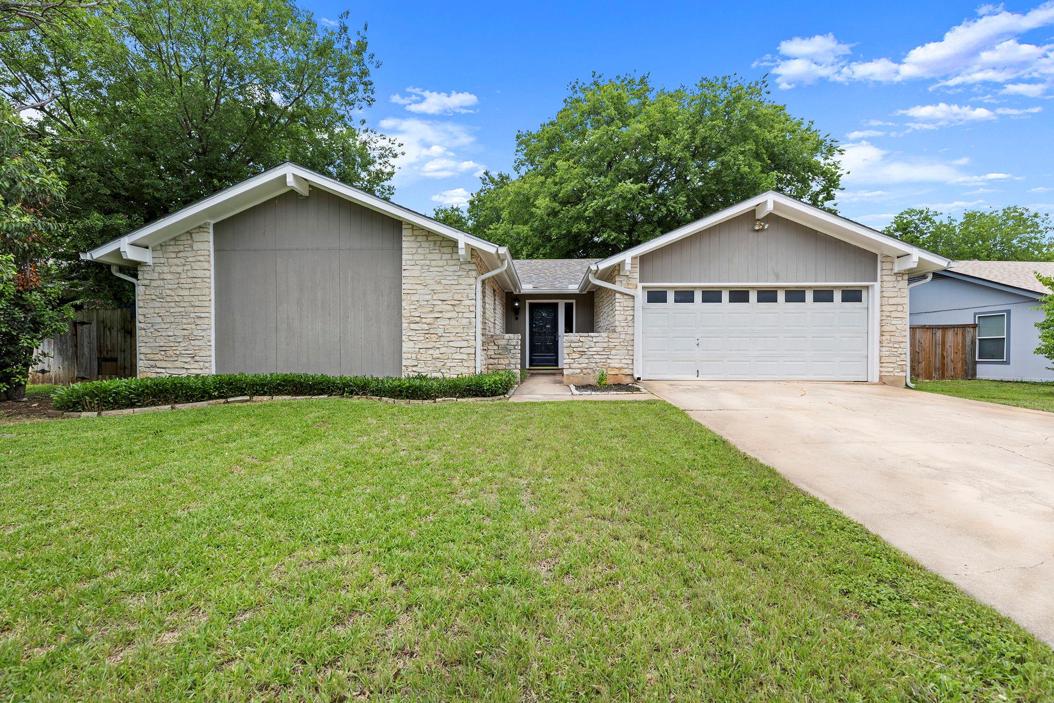 618 Buckskin Dr, Round Rock, TX 78681