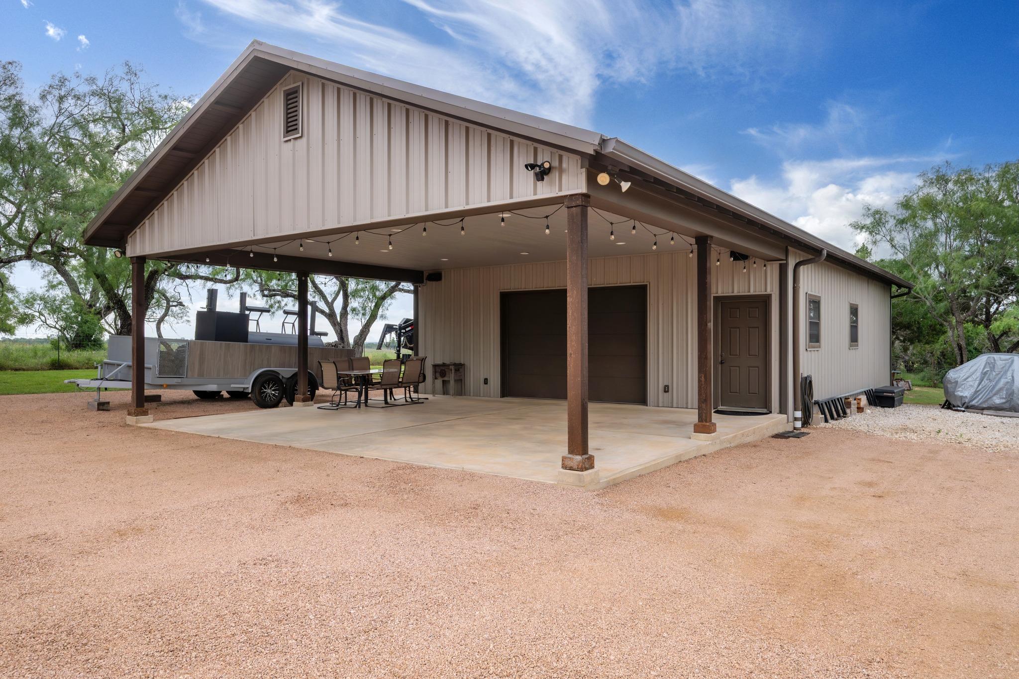 101 Shady Oaks Trl, Liberty Hill, TX 78642