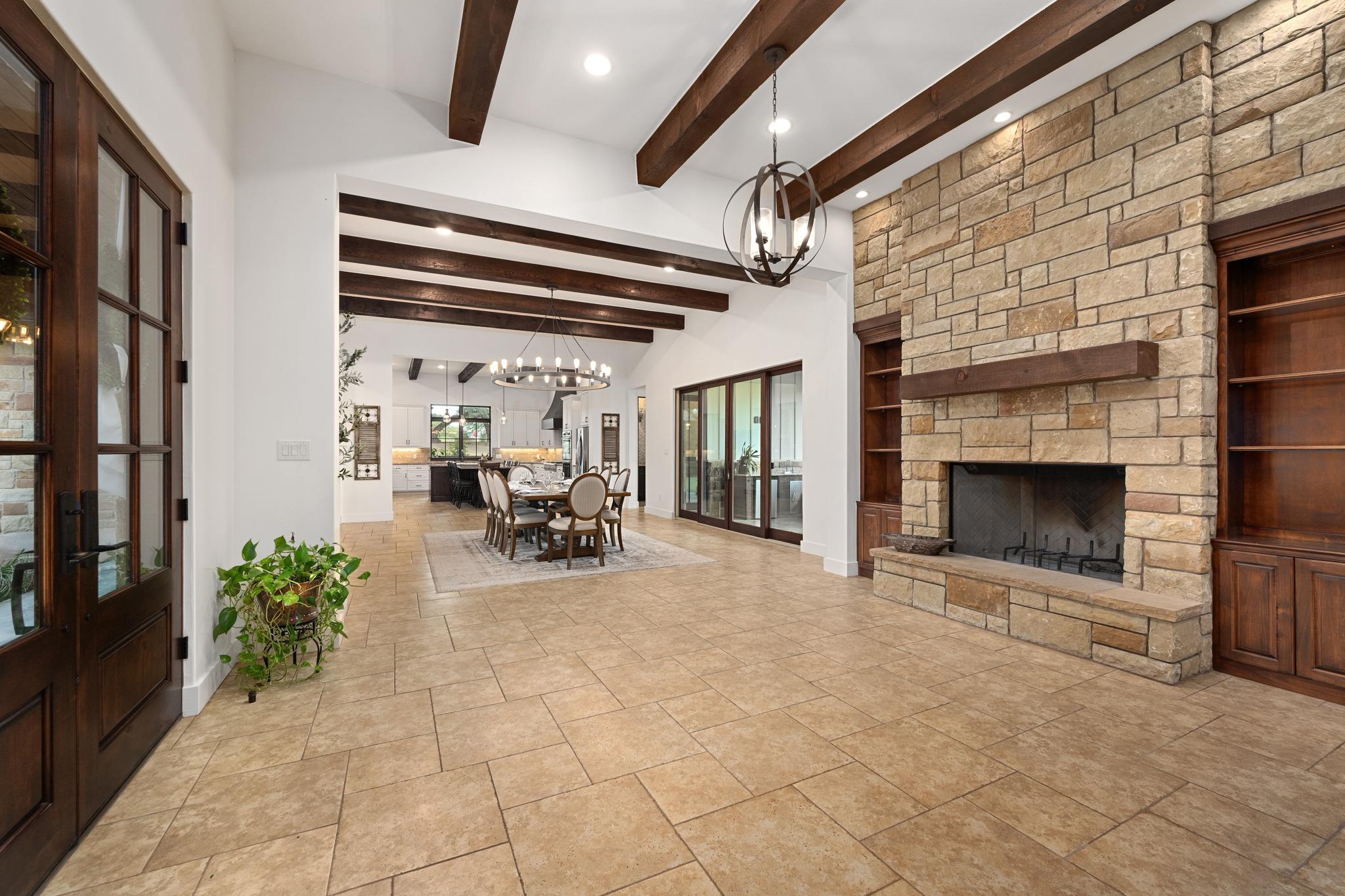 101 Shady Oaks Trl, Liberty Hill, TX 78642
