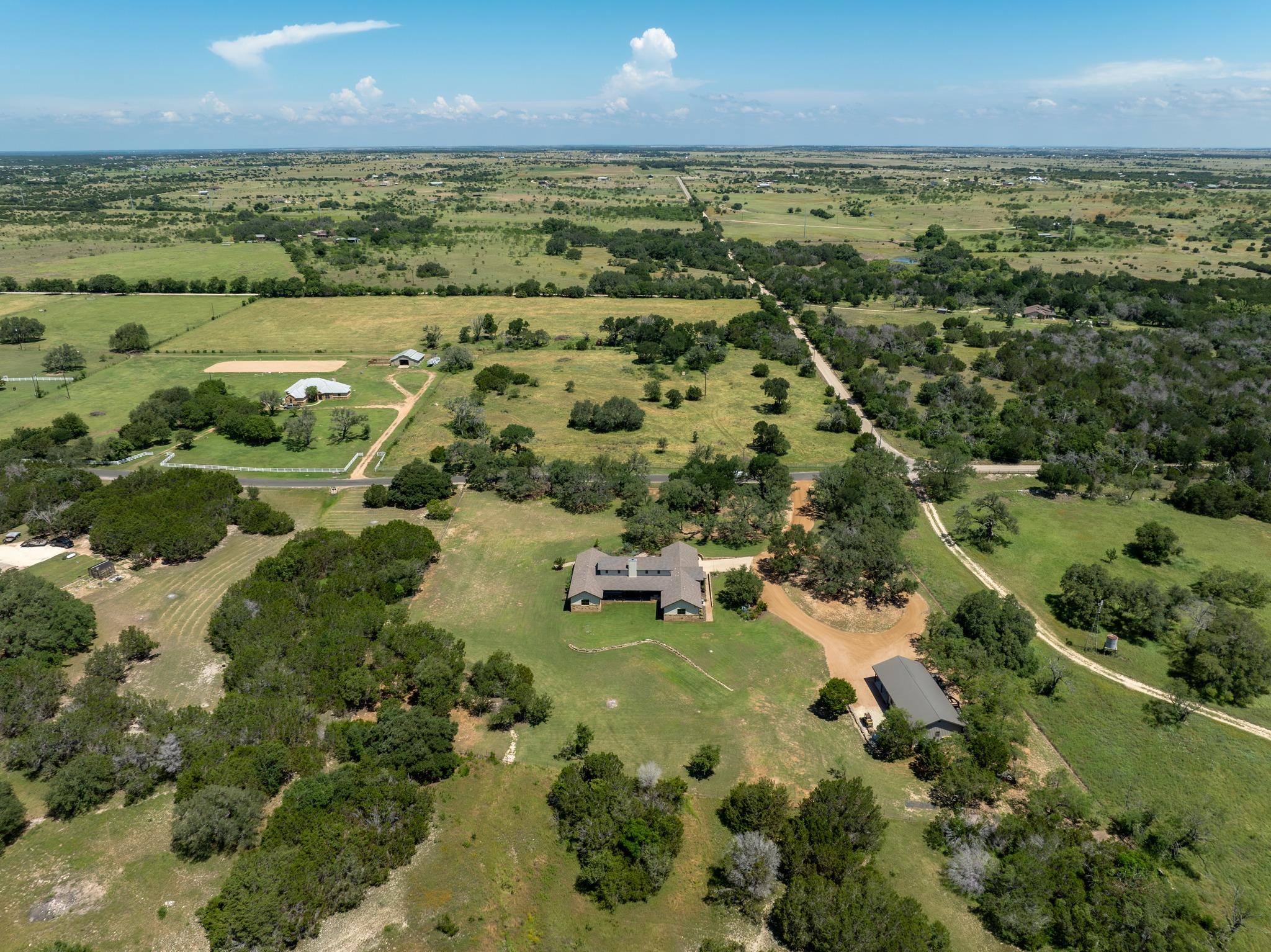 101 Shady Oaks Trl, Liberty Hill, TX 78642
