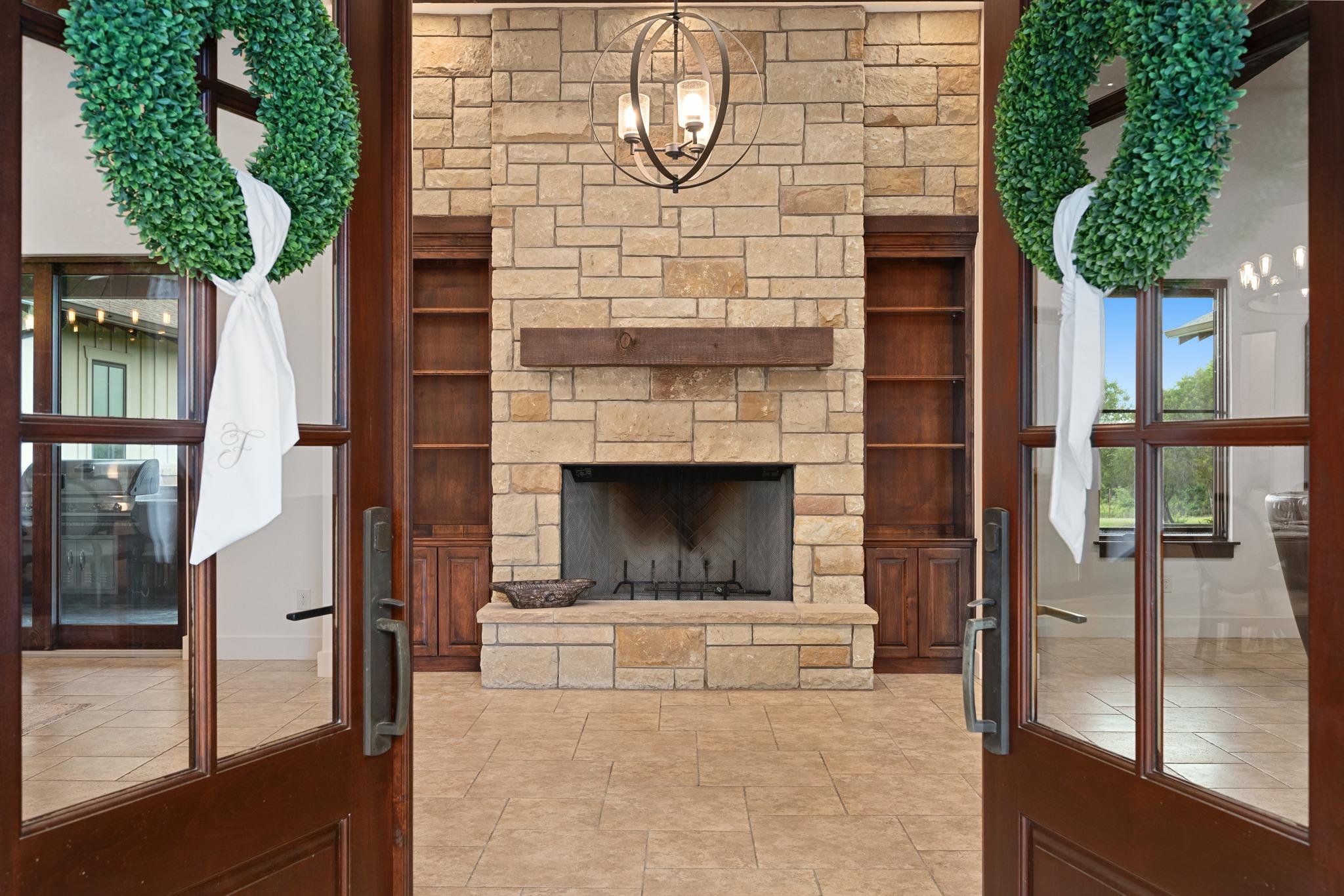 101 Shady Oaks Trl, Liberty Hill, TX 78642