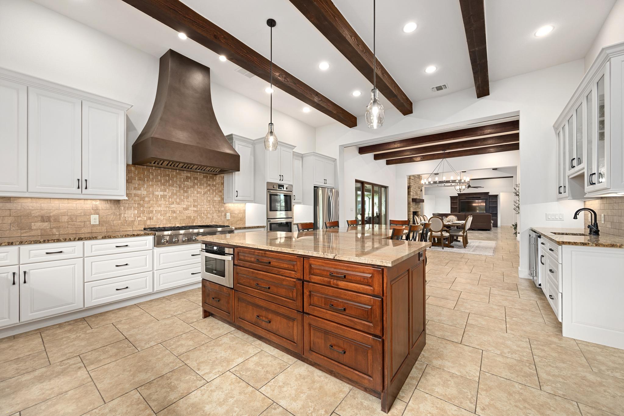 101 Shady Oaks Trl, Liberty Hill, TX 78642