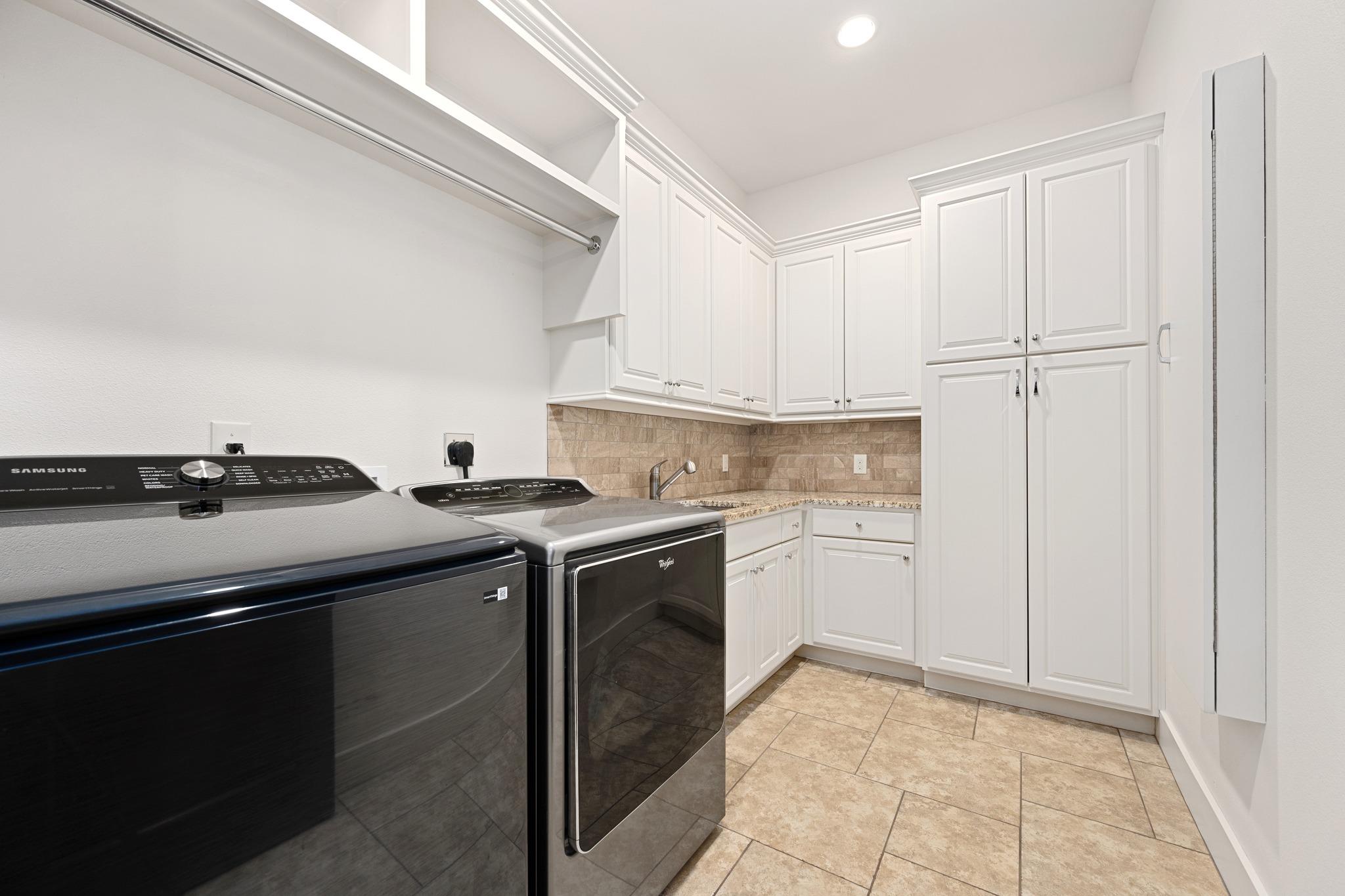 101 Shady Oaks Trl, Liberty Hill, TX 78642