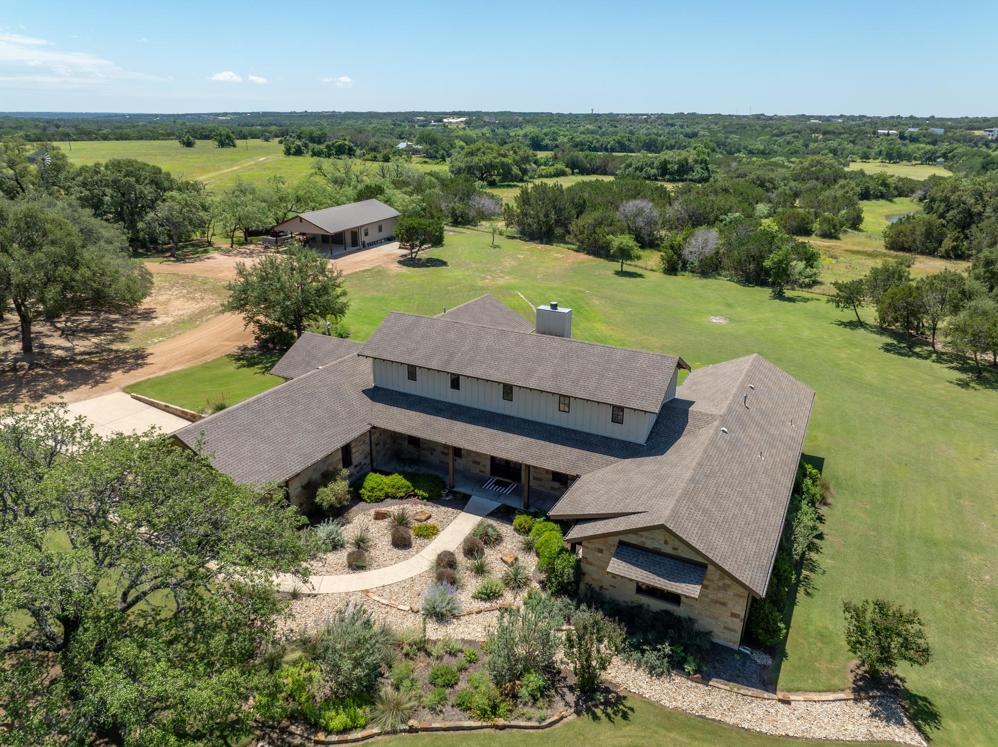 101 Shady Oaks Trl, Liberty Hill, TX 78642