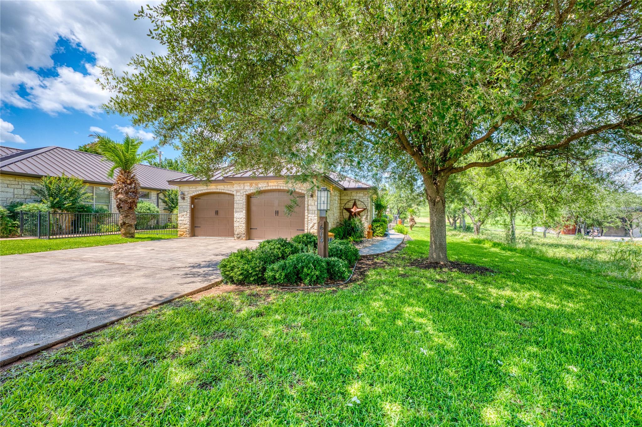 604 Fault Line Dr, Horseshoe Bay, TX 78657