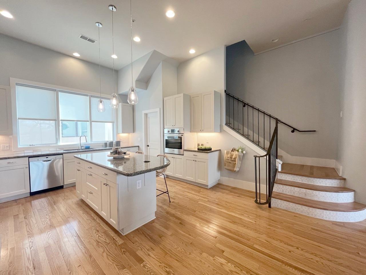 206 E Live Oak St # C, Austin, TX 78704