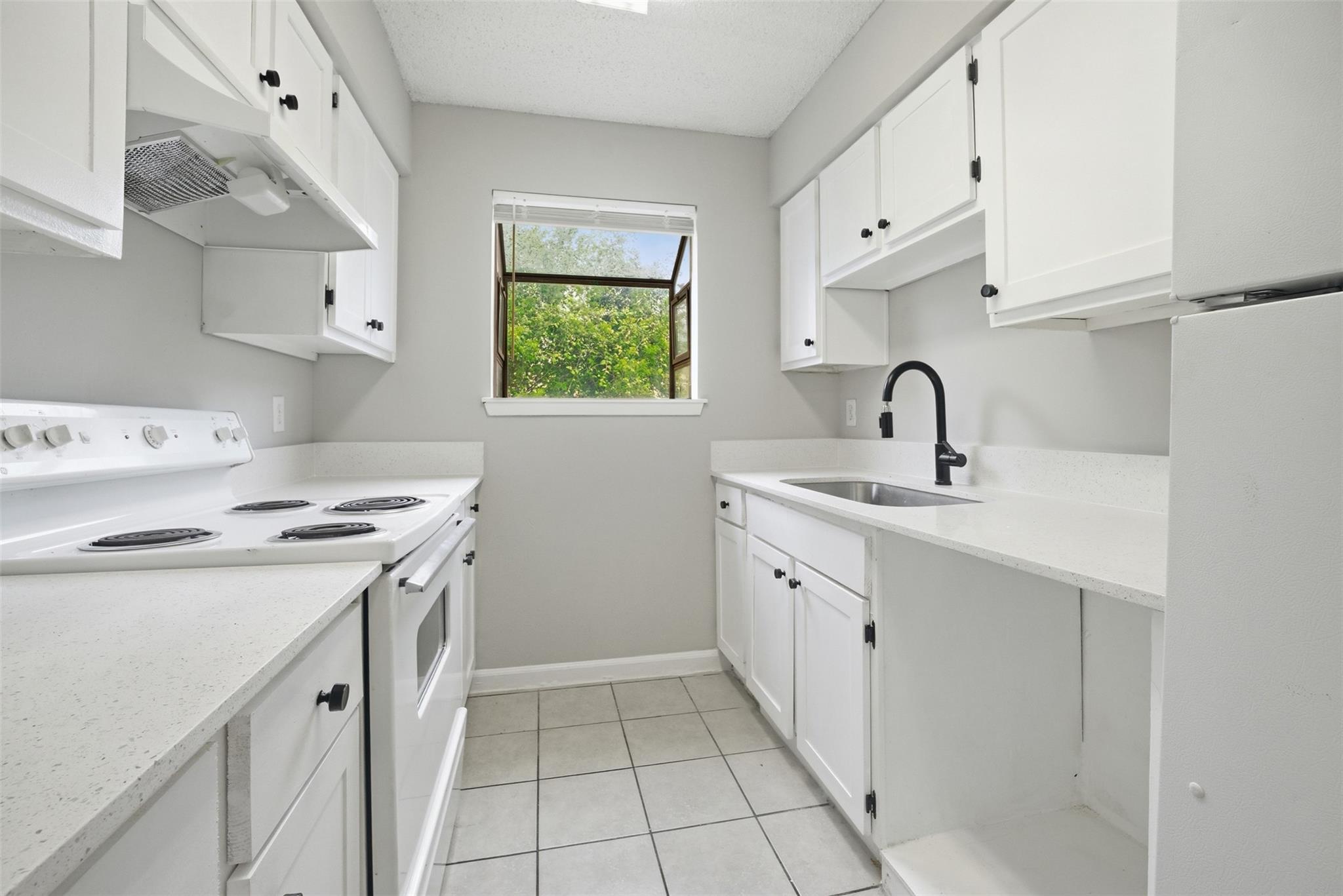 2009 W West Loop # D, Austin, TX 78758