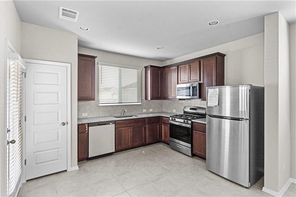 124 Fabion St, Kyle, TX 78640