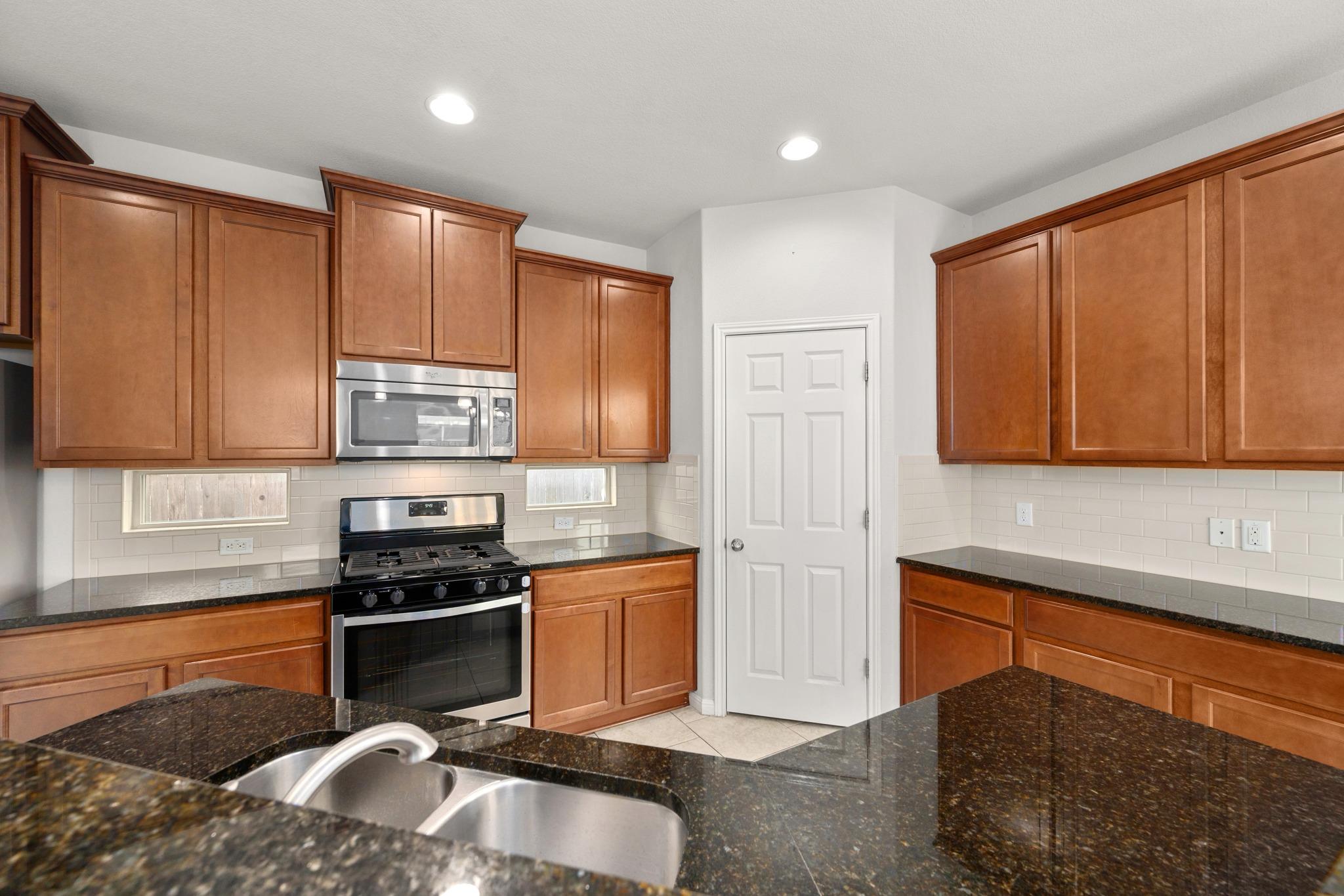 1401 Little Elm Trl # 203, Cedar Park, TX 78613