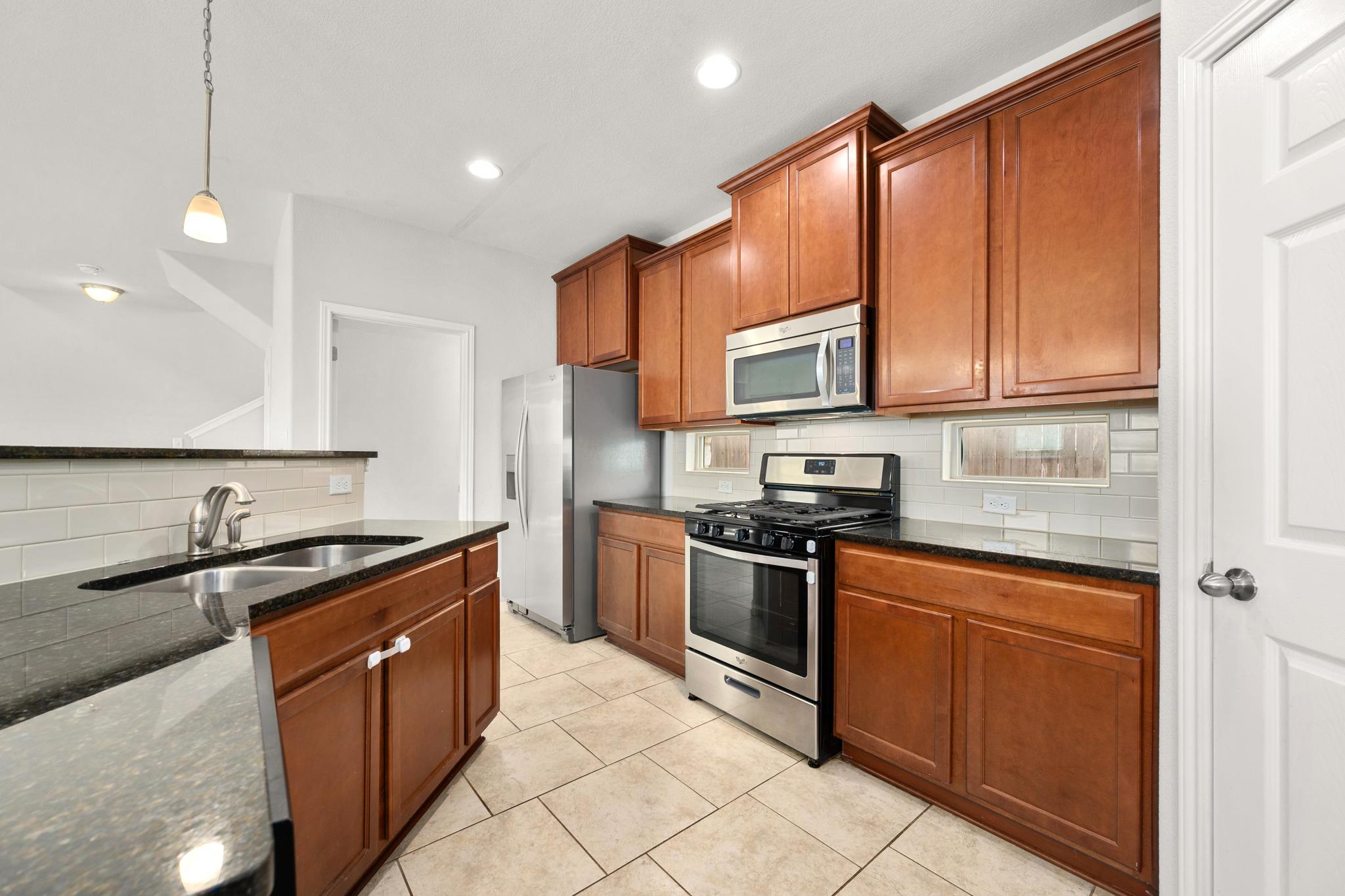 1401 Little Elm Trl # 203, Cedar Park, TX 78613