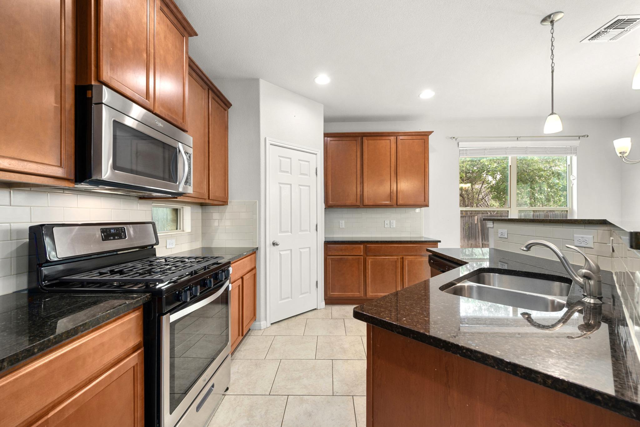 1401 Little Elm Trl # 203, Cedar Park, TX 78613