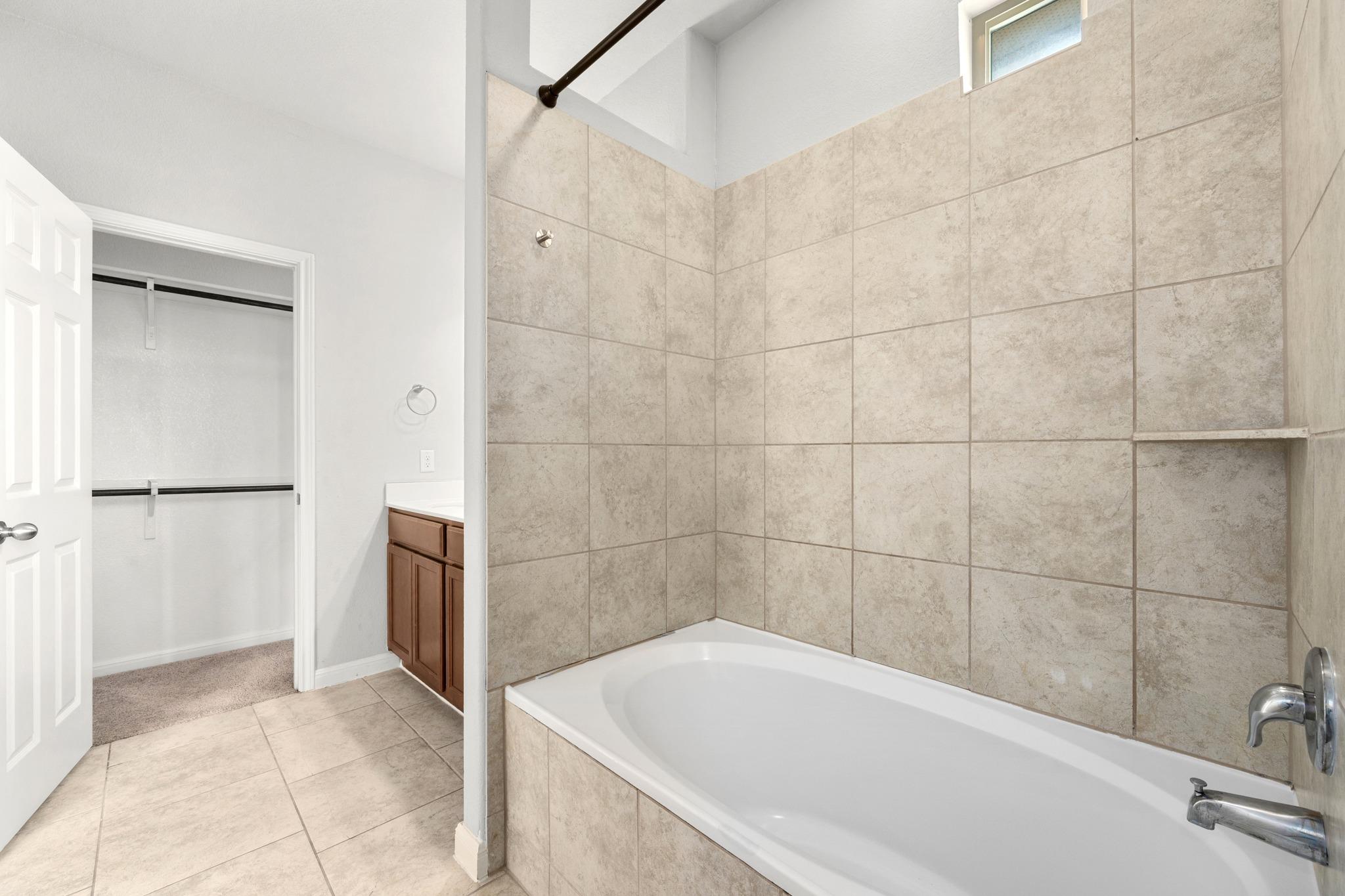 1401 Little Elm Trl # 203, Cedar Park, TX 78613