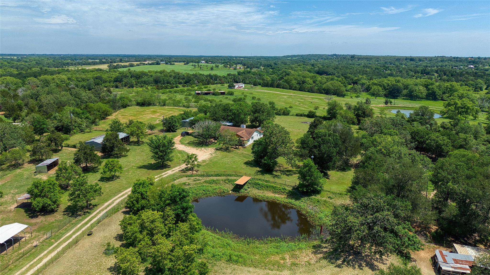 372 Hidden Oaks Dr, Elgin, TX 78621