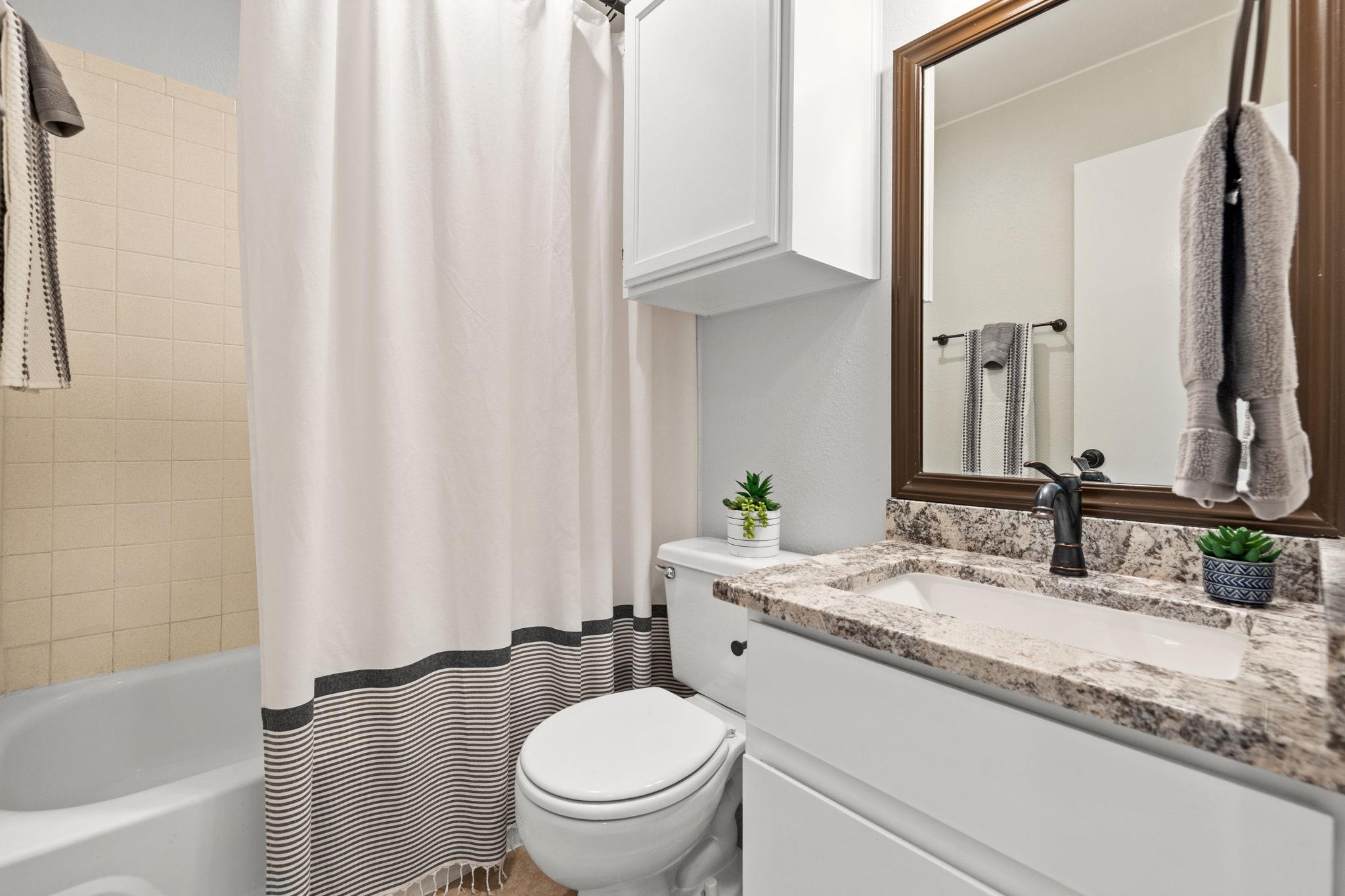 9807 Hundred Oaks Cir # B, Austin, TX 78750