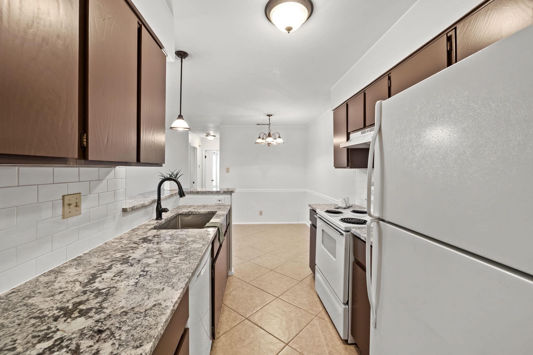 9807 Hundred Oaks Cir # B, Austin, TX 78750