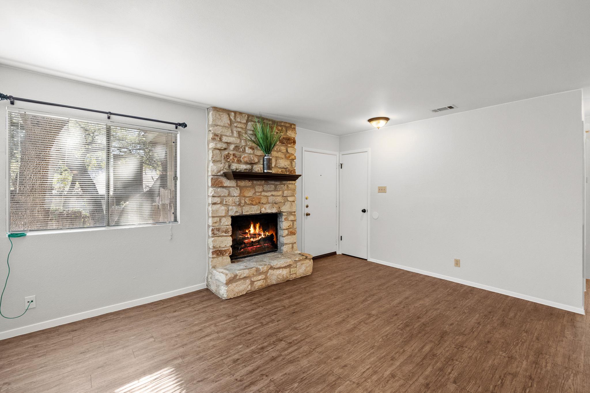 9807 Hundred Oaks Cir # B, Austin, TX 78750